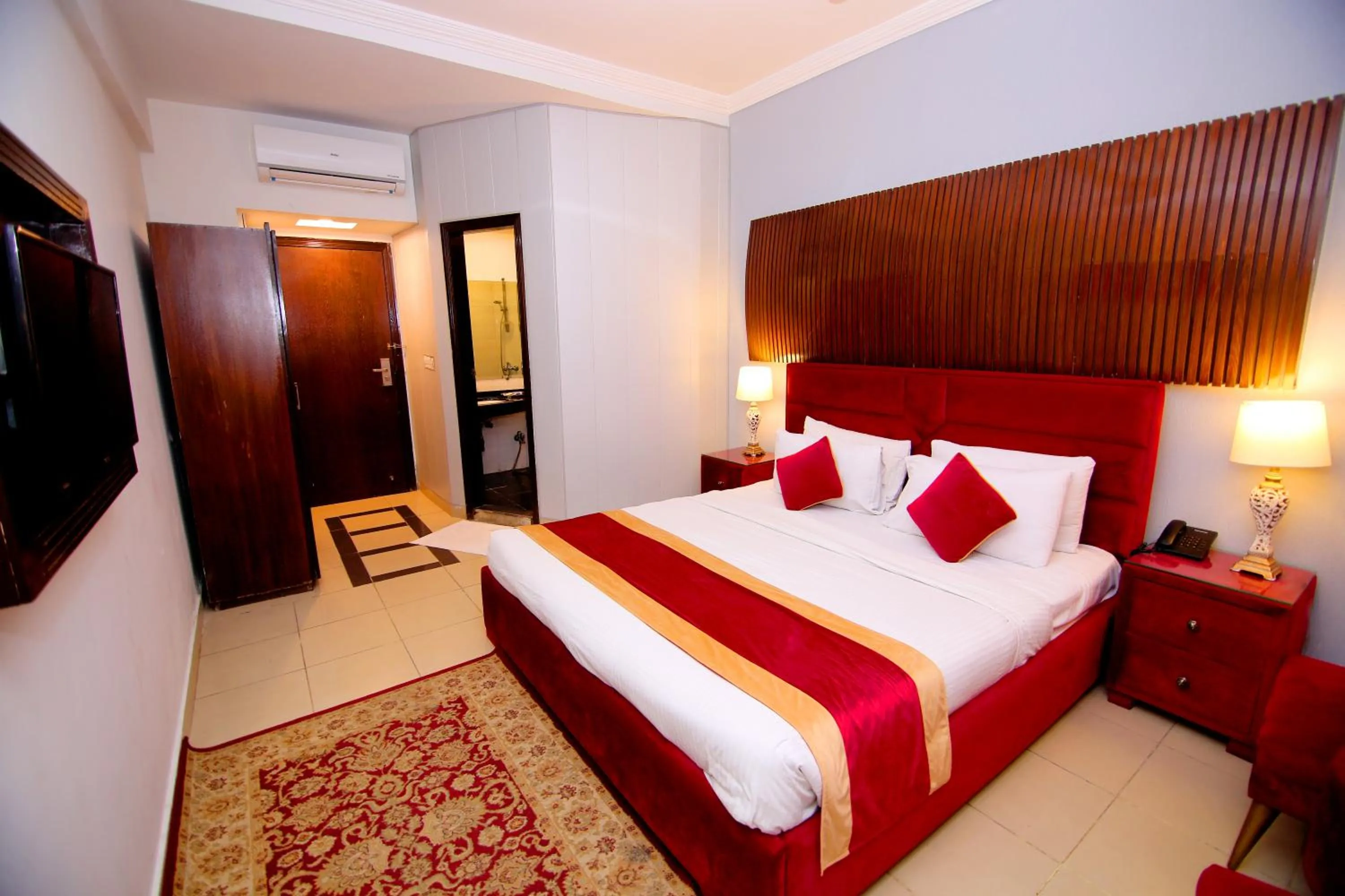 Bedroom, Bed in Premier Inn Express Gulberg Lahore