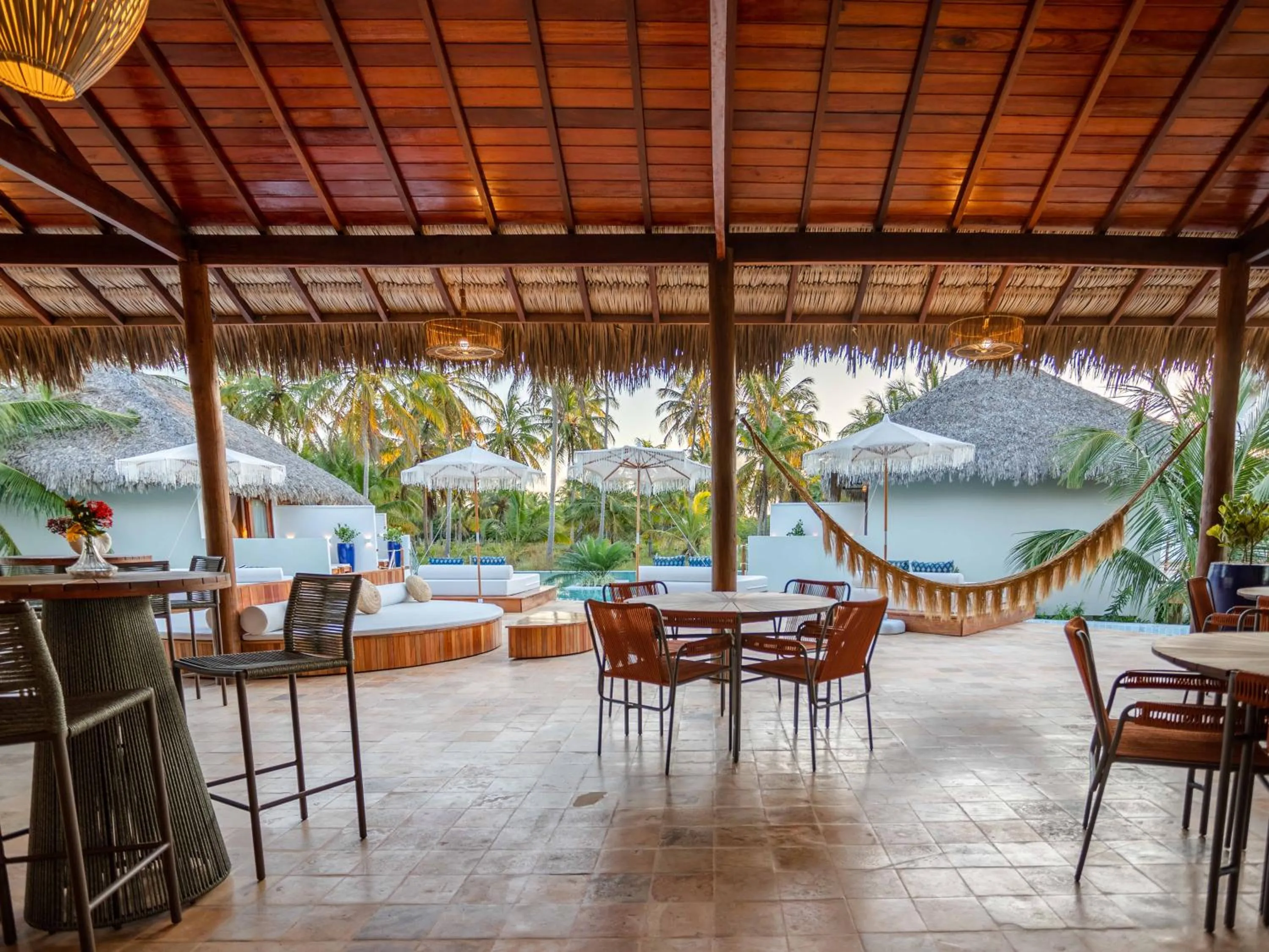 Restaurant/places to eat in MKNI Hotel - Ikaika Makani Experience