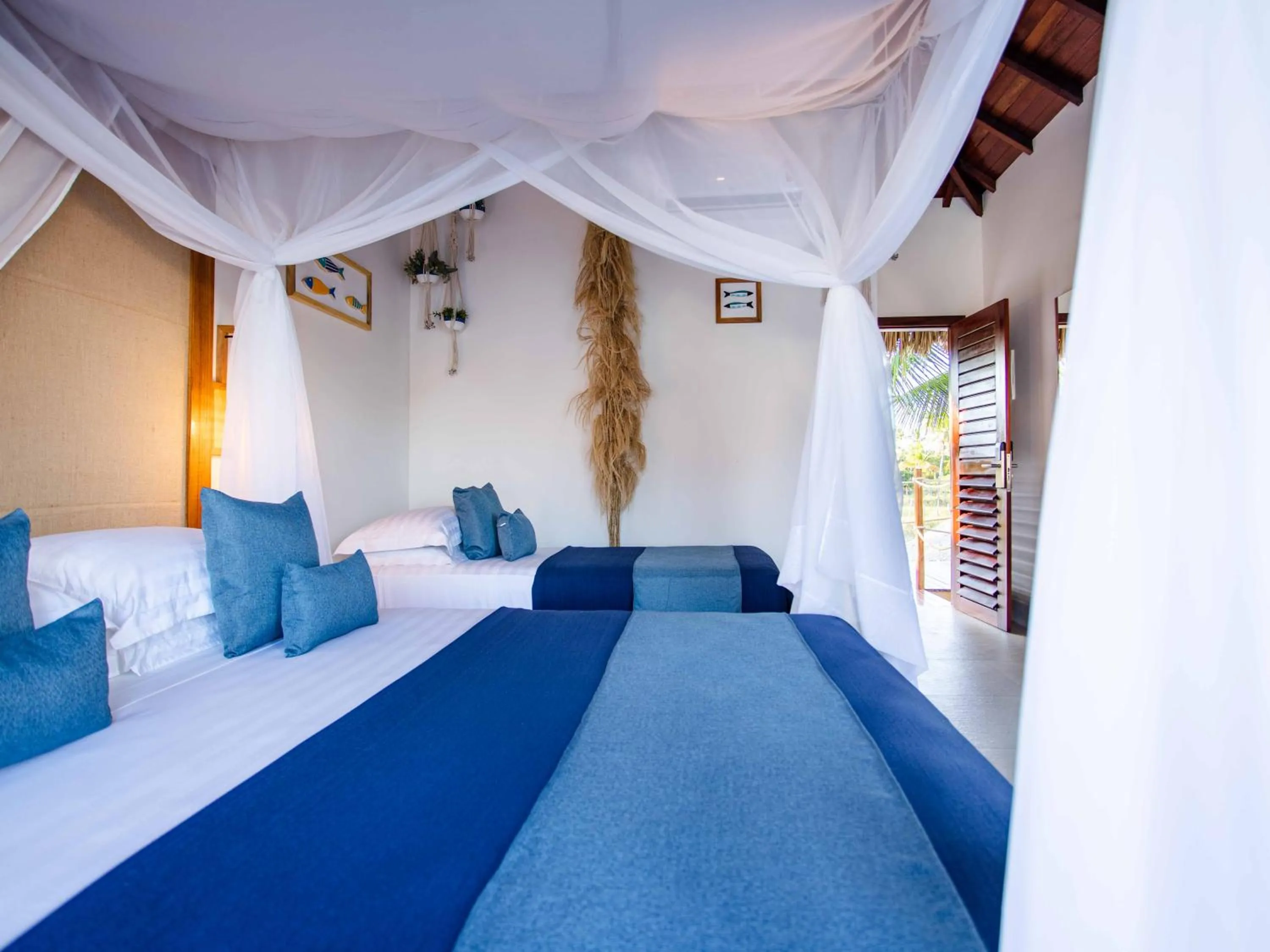 Bed in MKNI Hotel - Ikaika Makani Experience