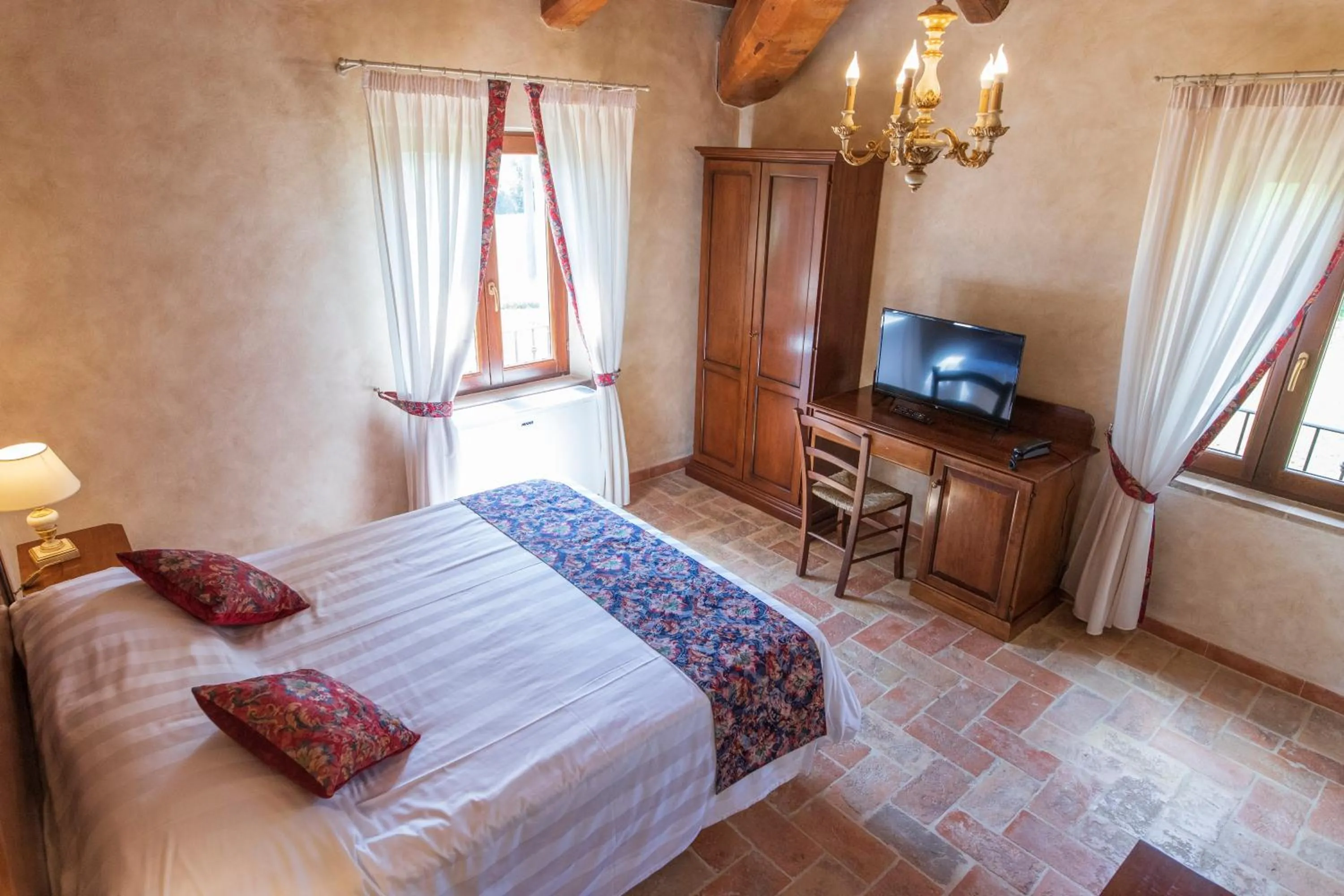 Bed in Locanda di Montegiove