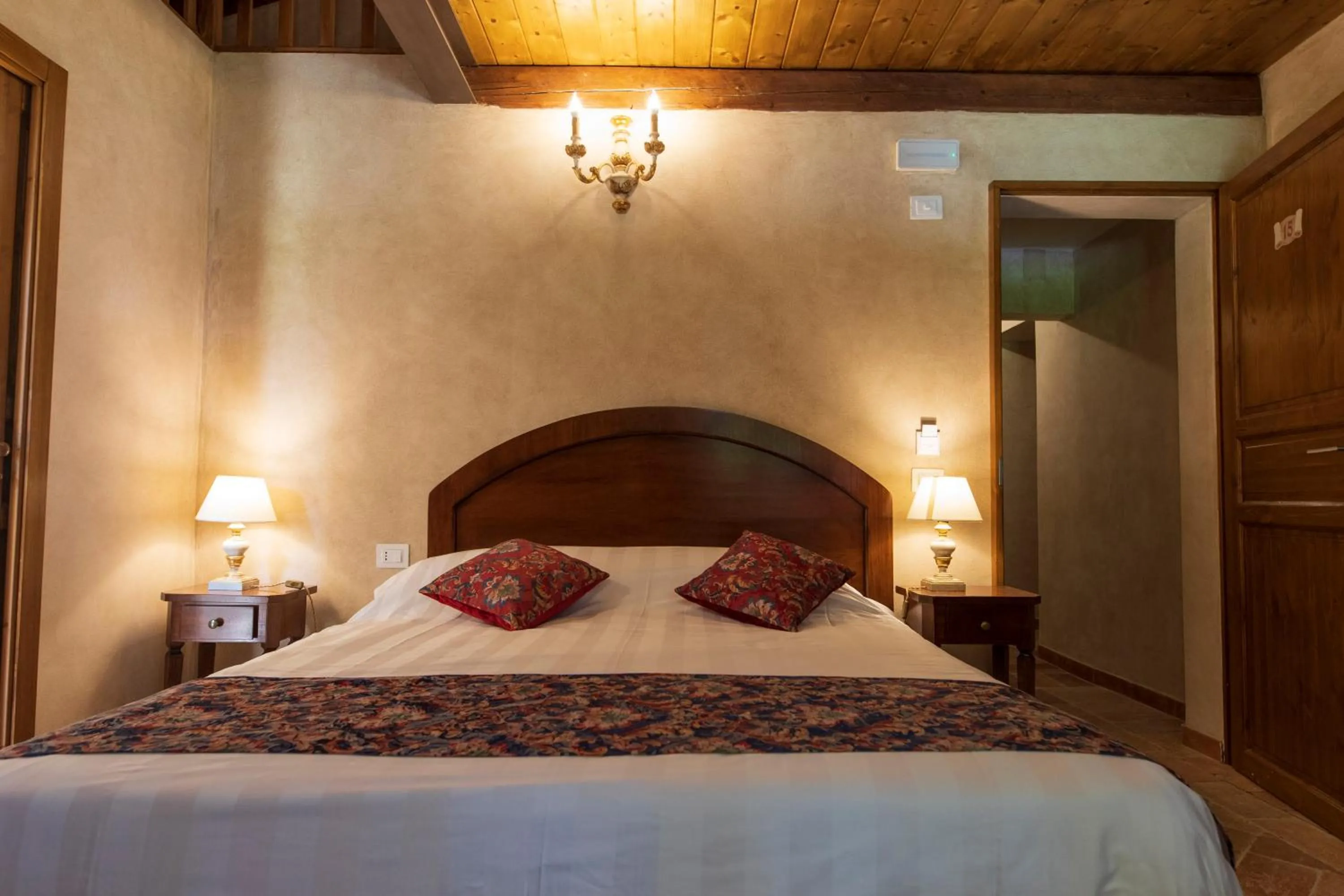 Bed in Locanda di Montegiove