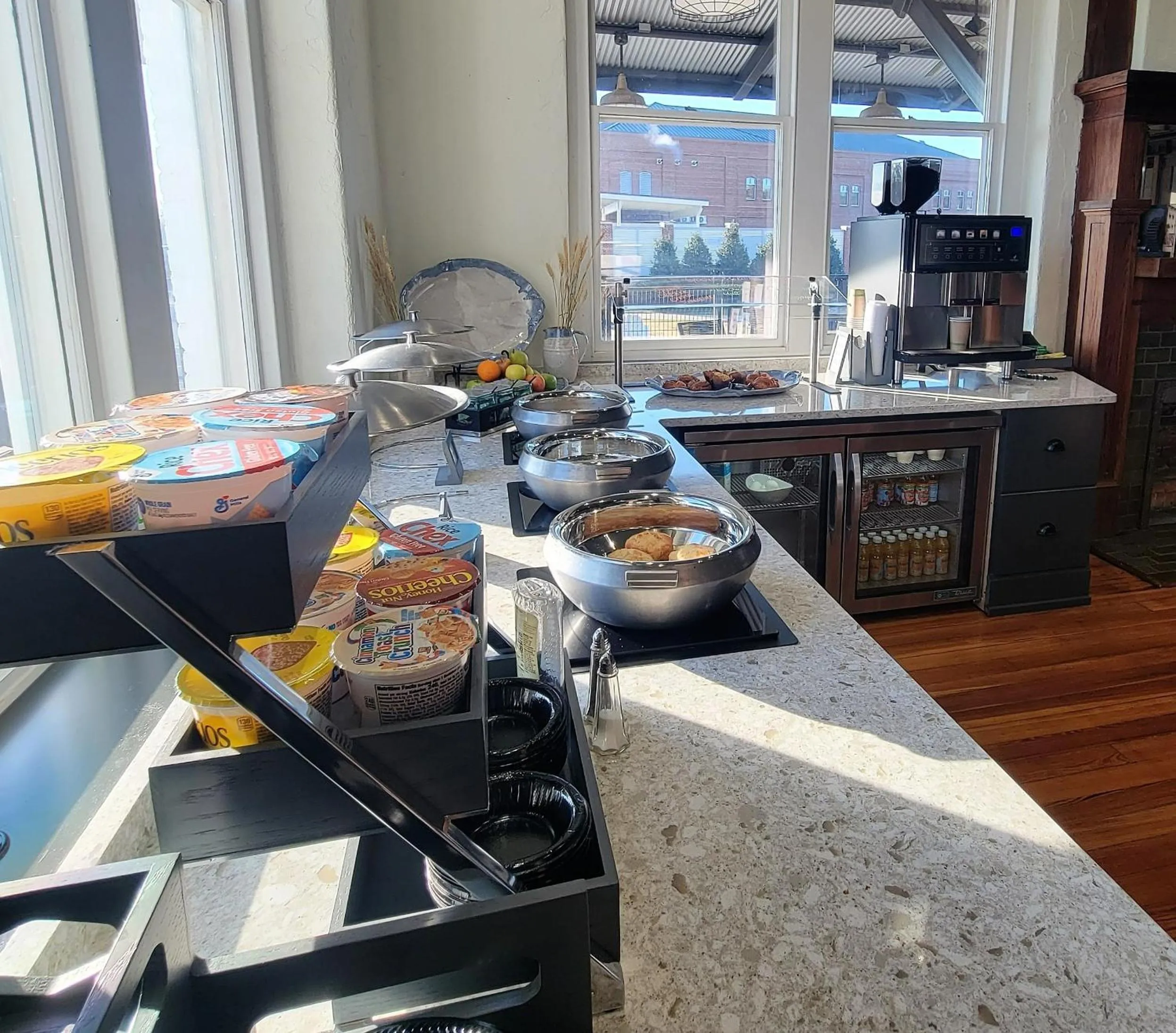 Breakfast in City Mills Hotel