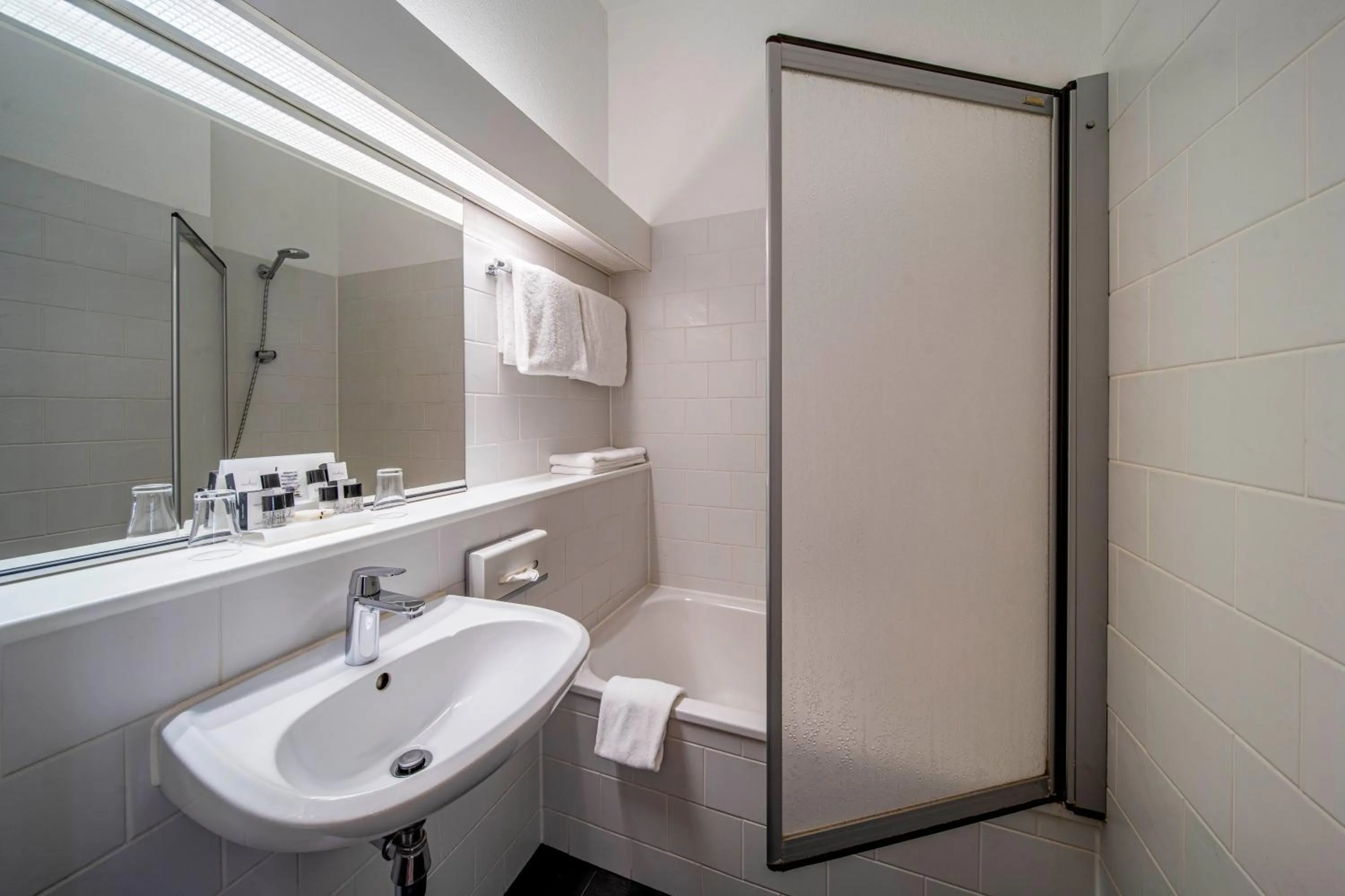 Shower in The Rosendale