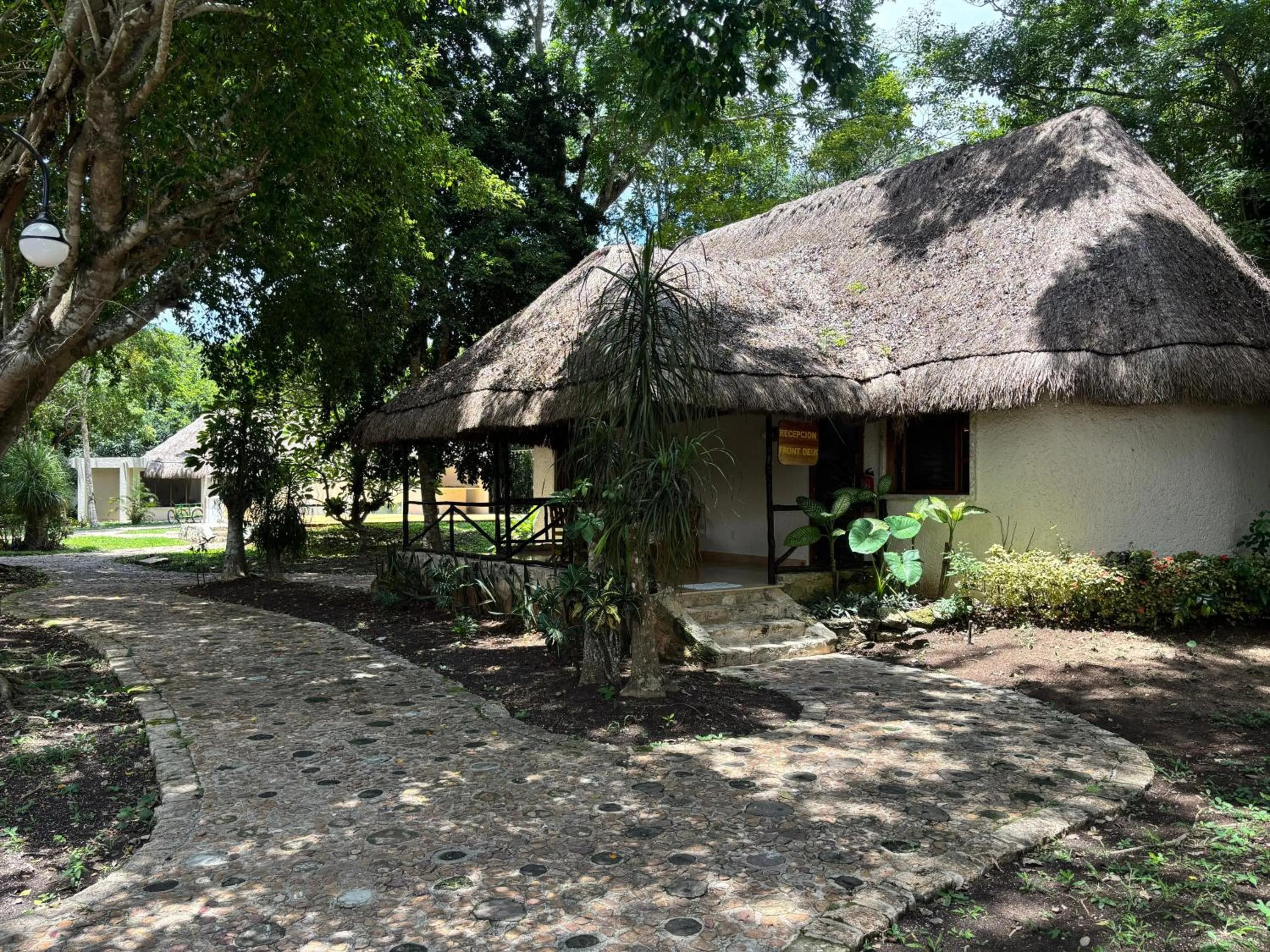 Garden in hotel villas chicanna