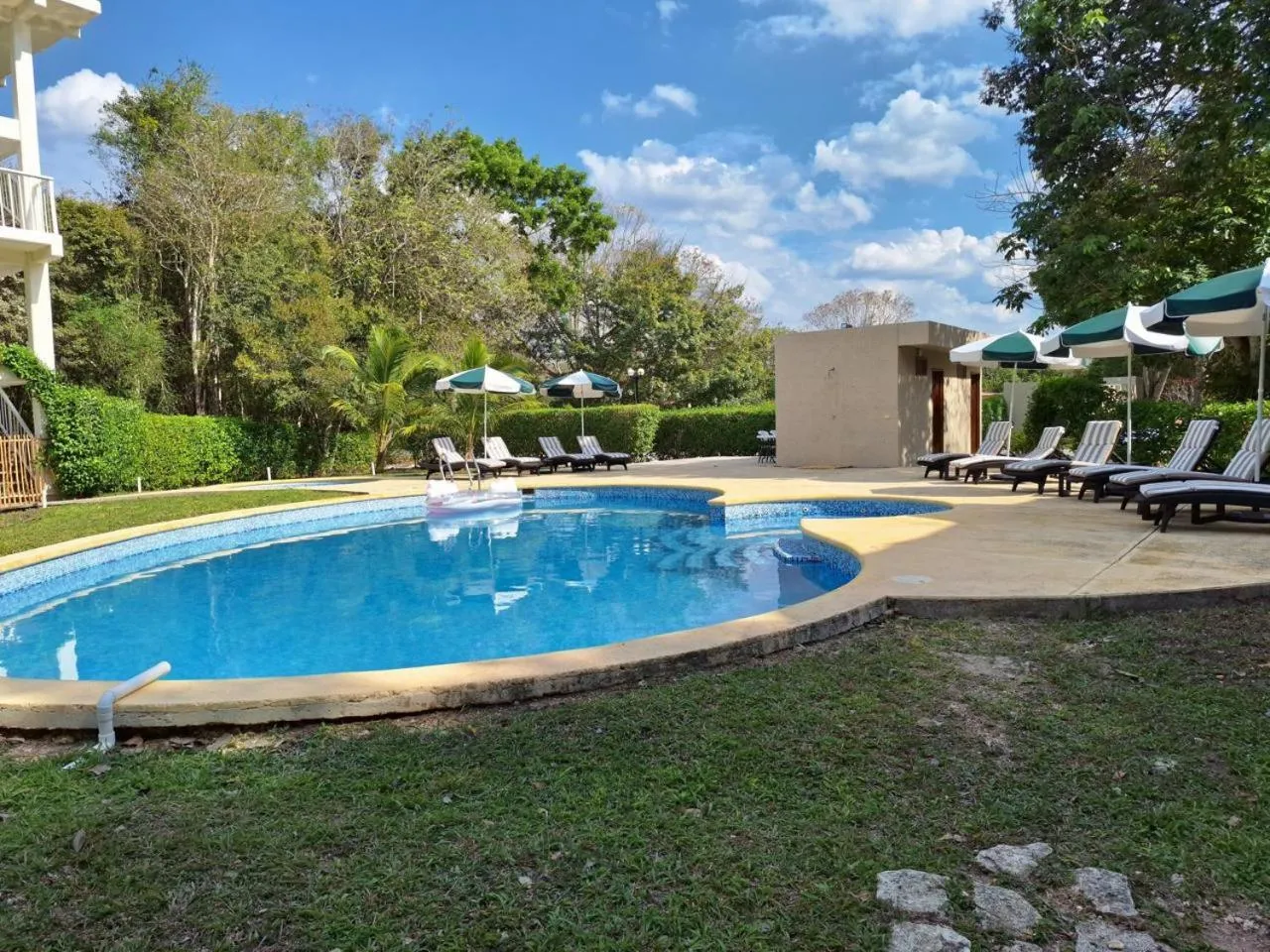 Swimming pool in hotel villas chicanna