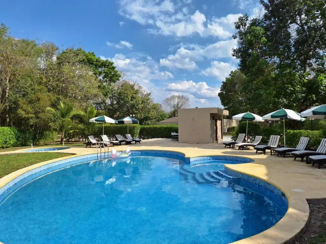 Swimming pool in hotel villas chicanna Swimming pool in hotel villas chicanna