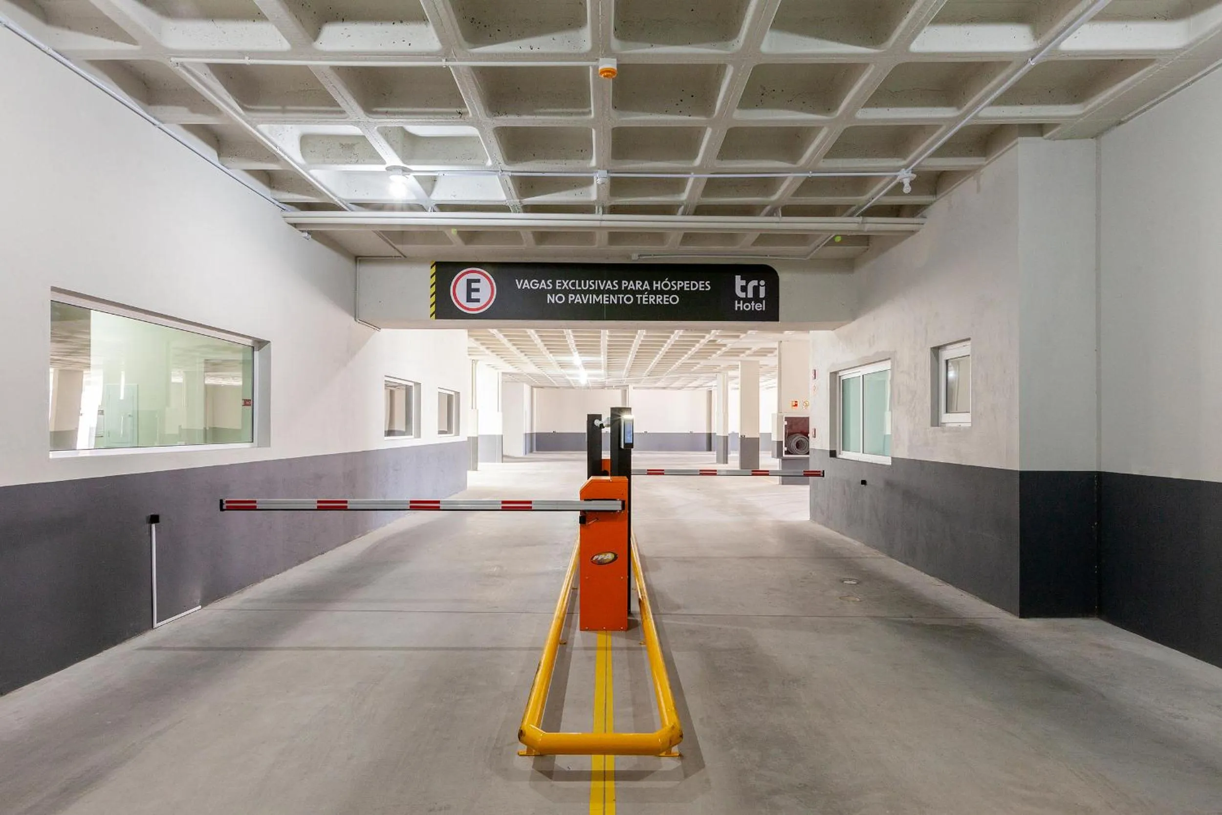 Parking in Tri Hotel Executive Osório