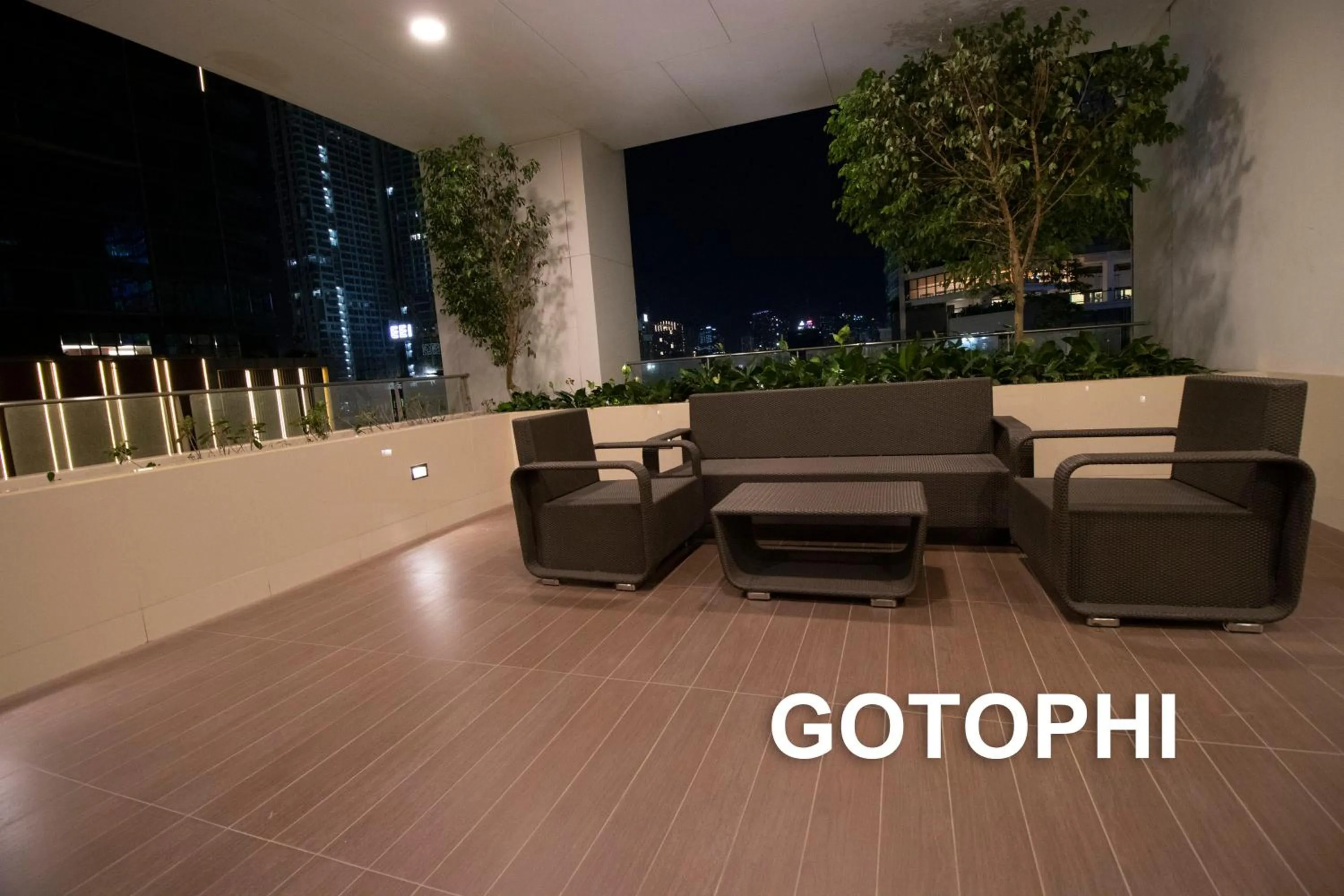 Seating area in One Uptown Residence