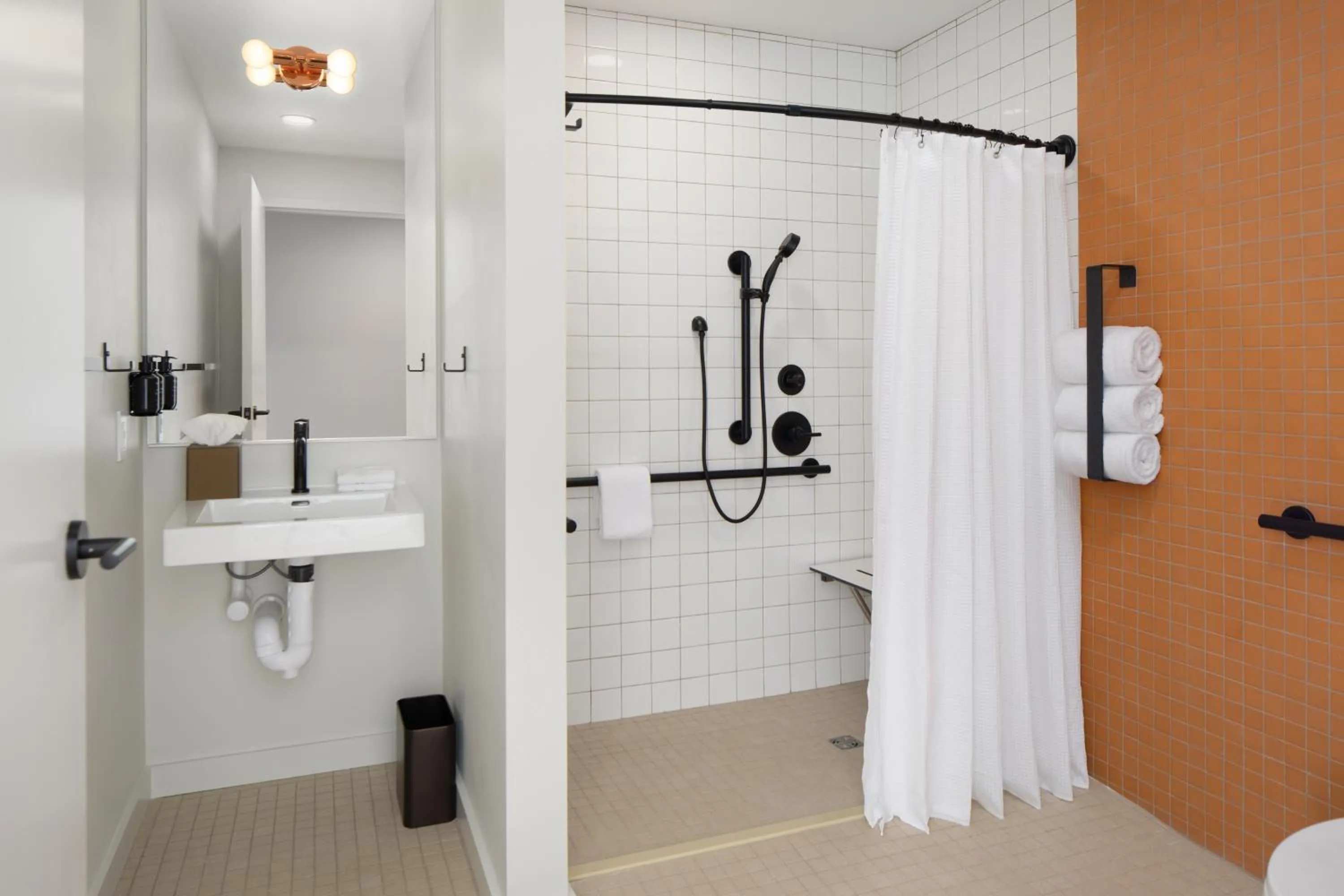 Bathroom in Rhode's Motor Lodge