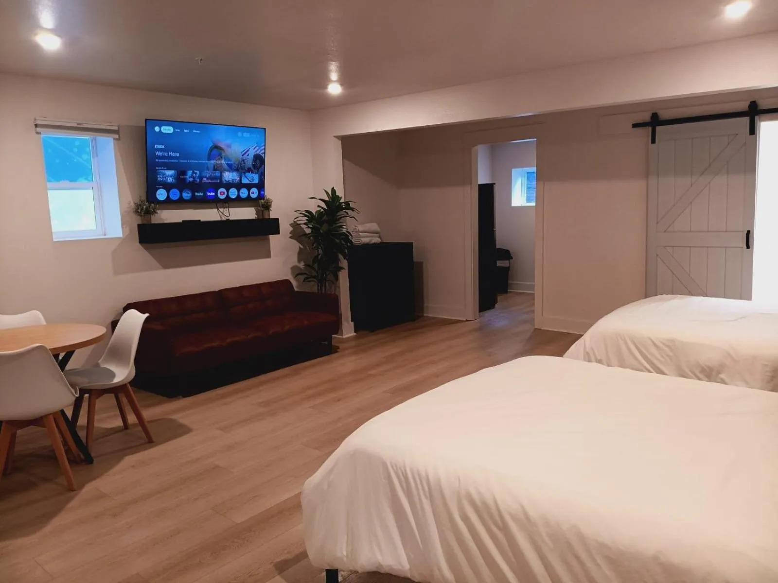 Bed in Five10 Orange Street Hotel - Hot Springs
