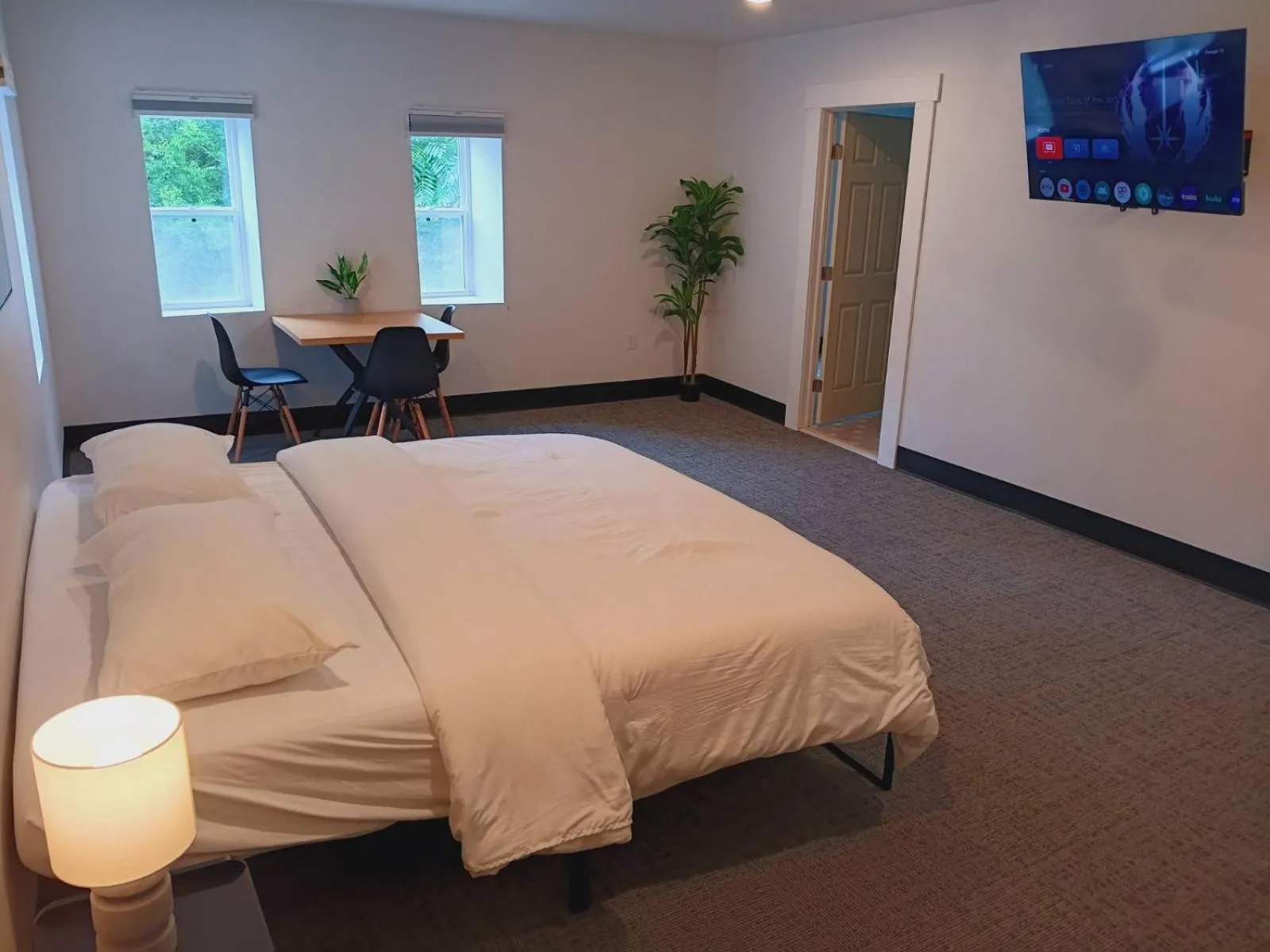 Bed in Five10 Orange Street Hotel - Hot Springs