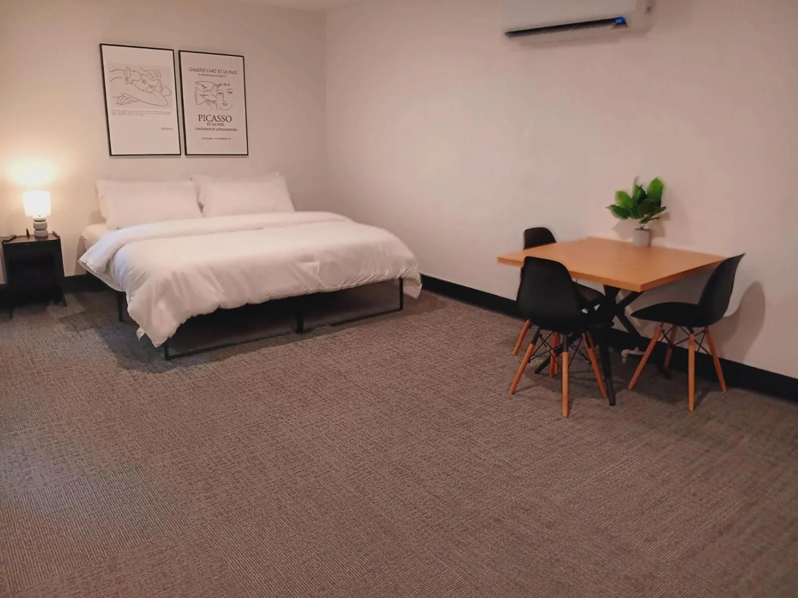 Bed in Five10 Orange Street Hotel - Hot Springs