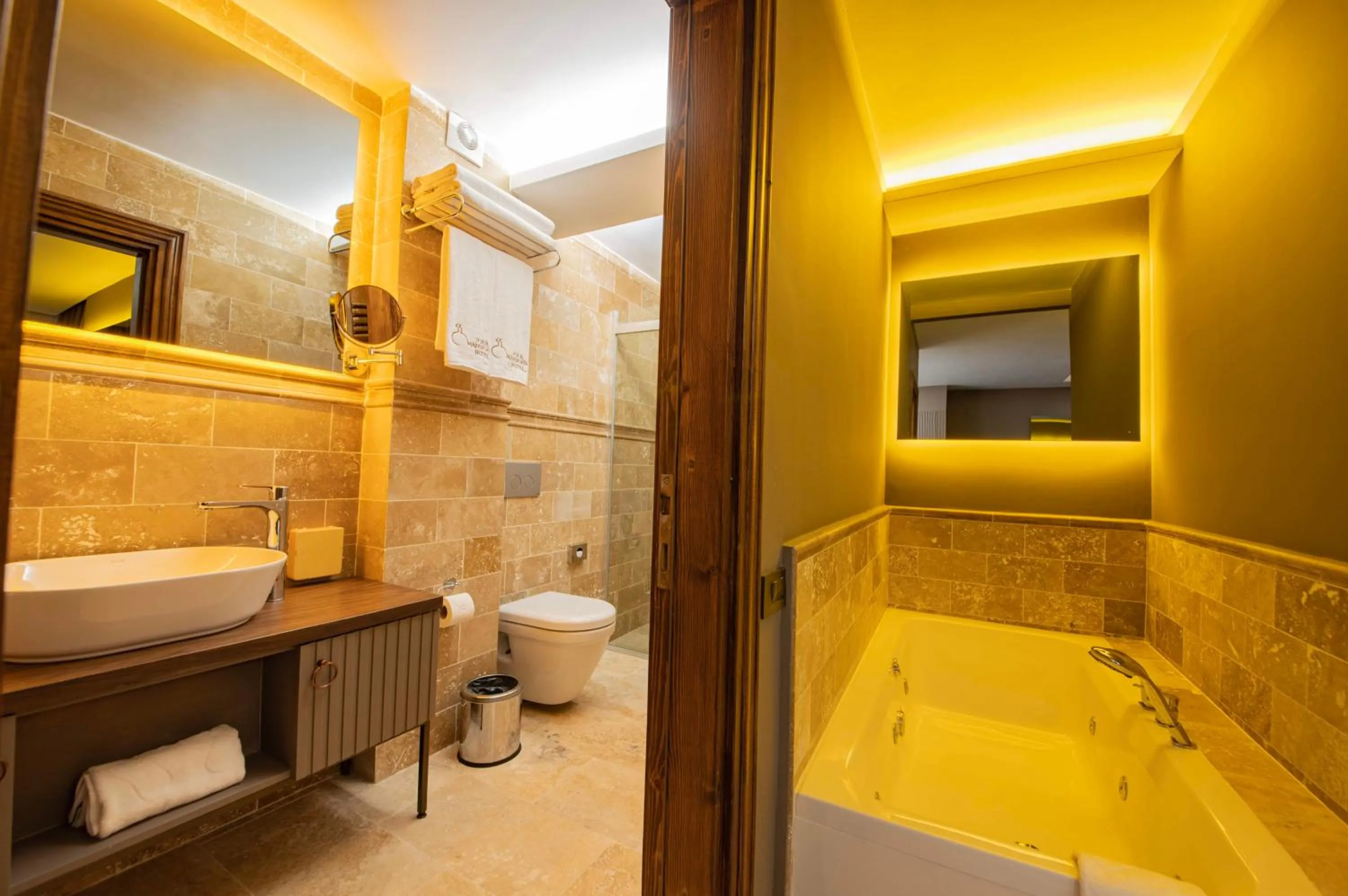 Bathroom in Four Mansions Hotel