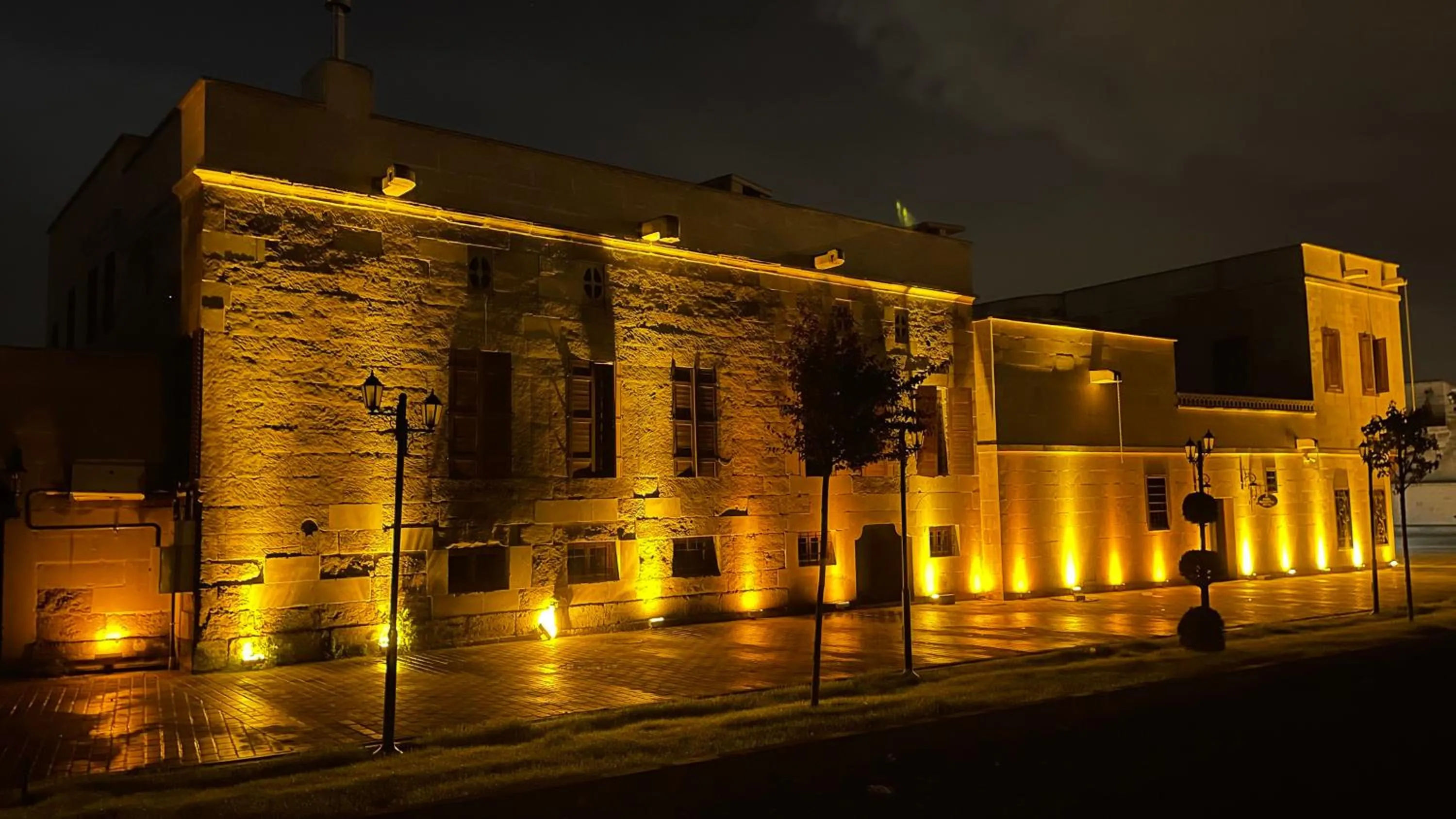 Property building in Four Mansions Hotel