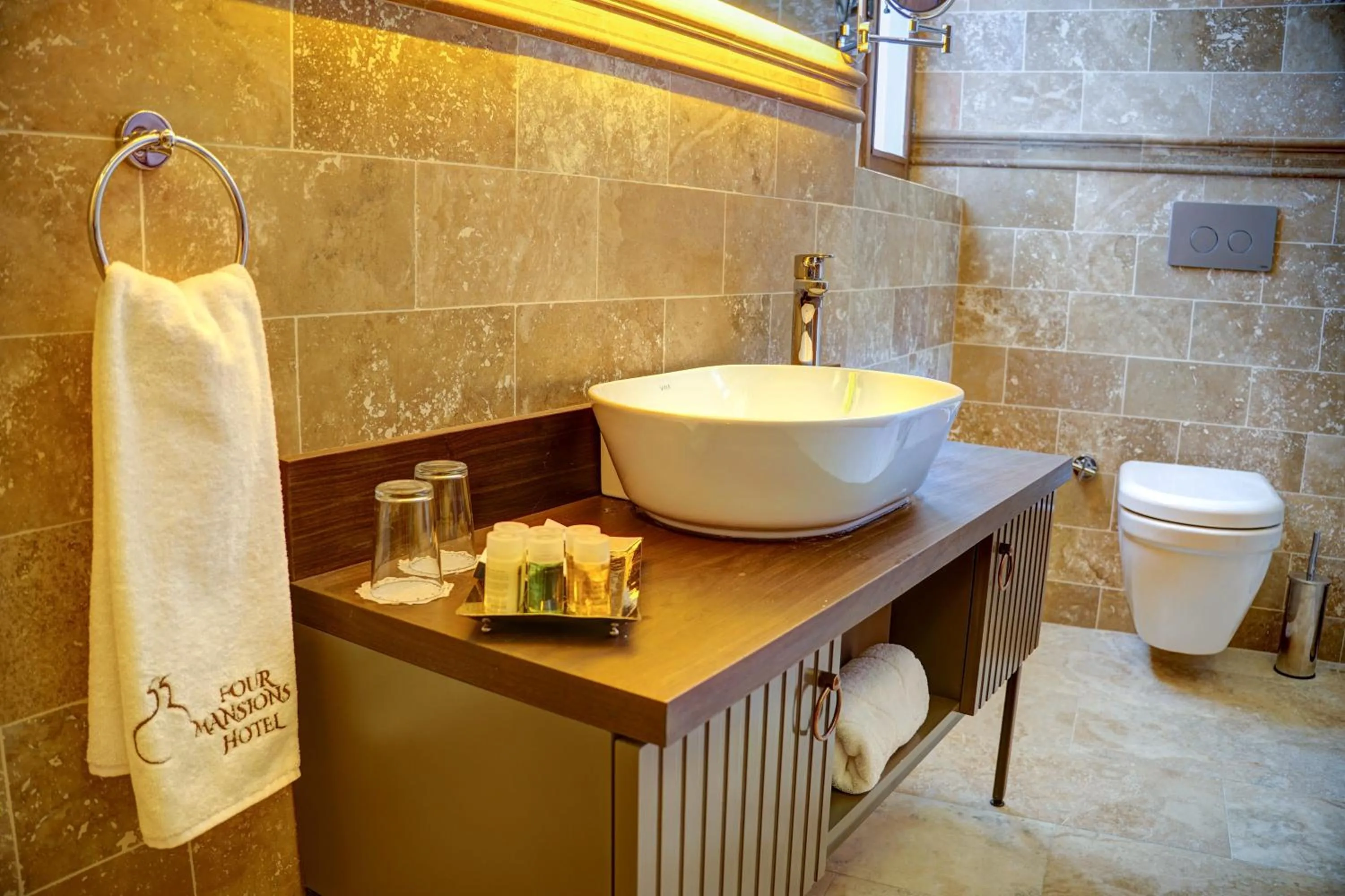 Shower in Four Mansions Hotel