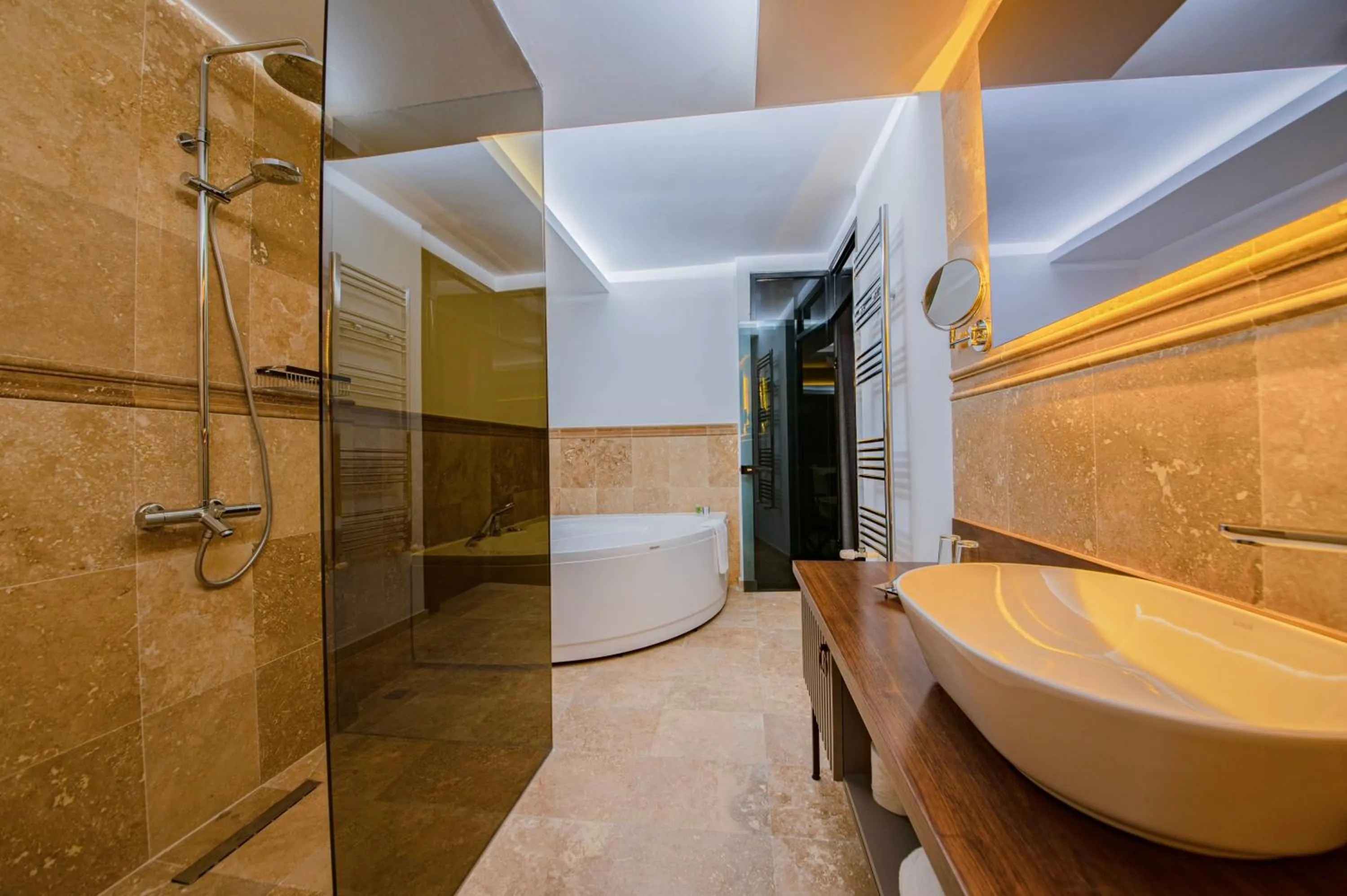 Bathroom in Four Mansions Hotel