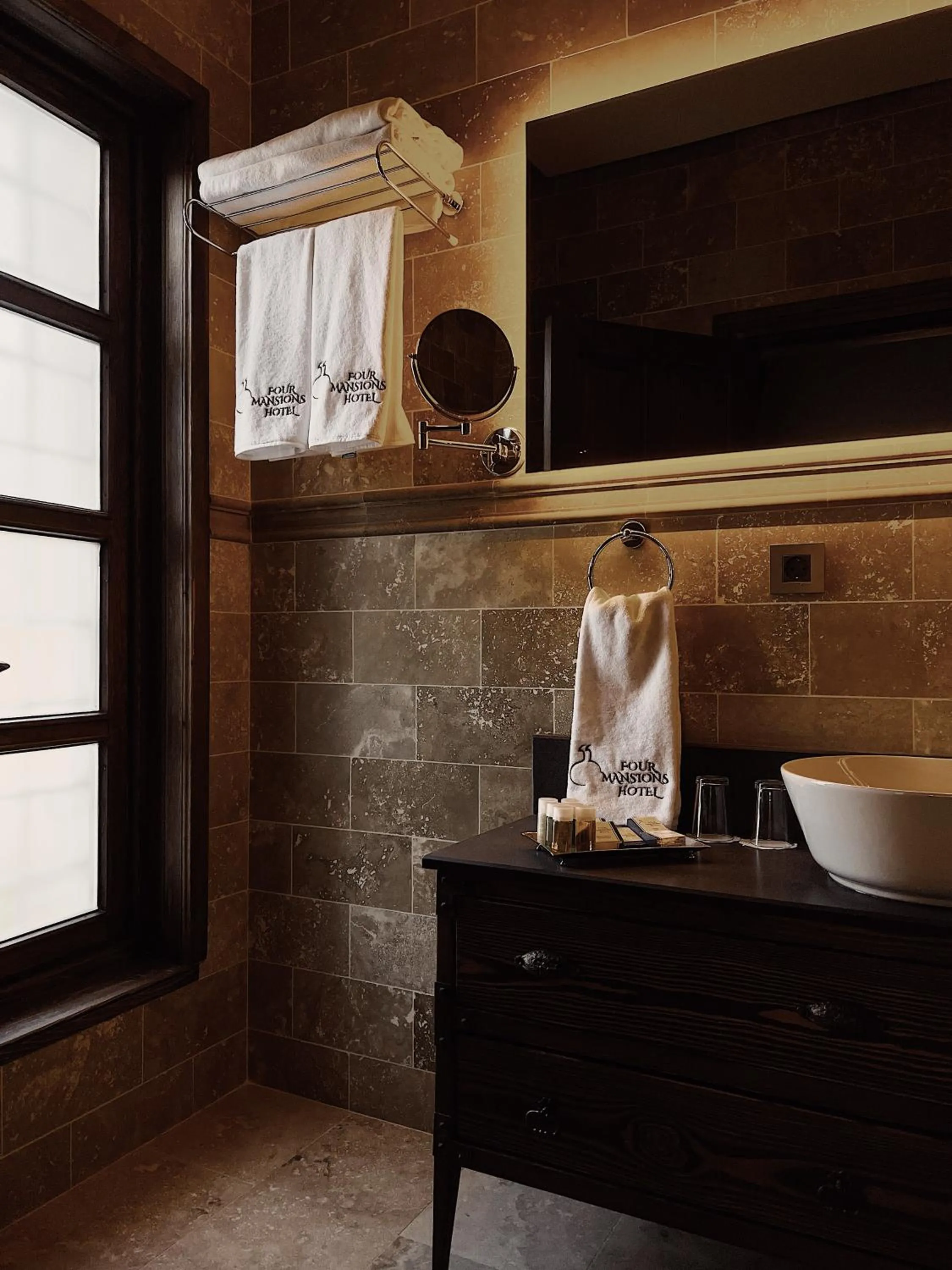 Bathroom in Four Mansions Hotel