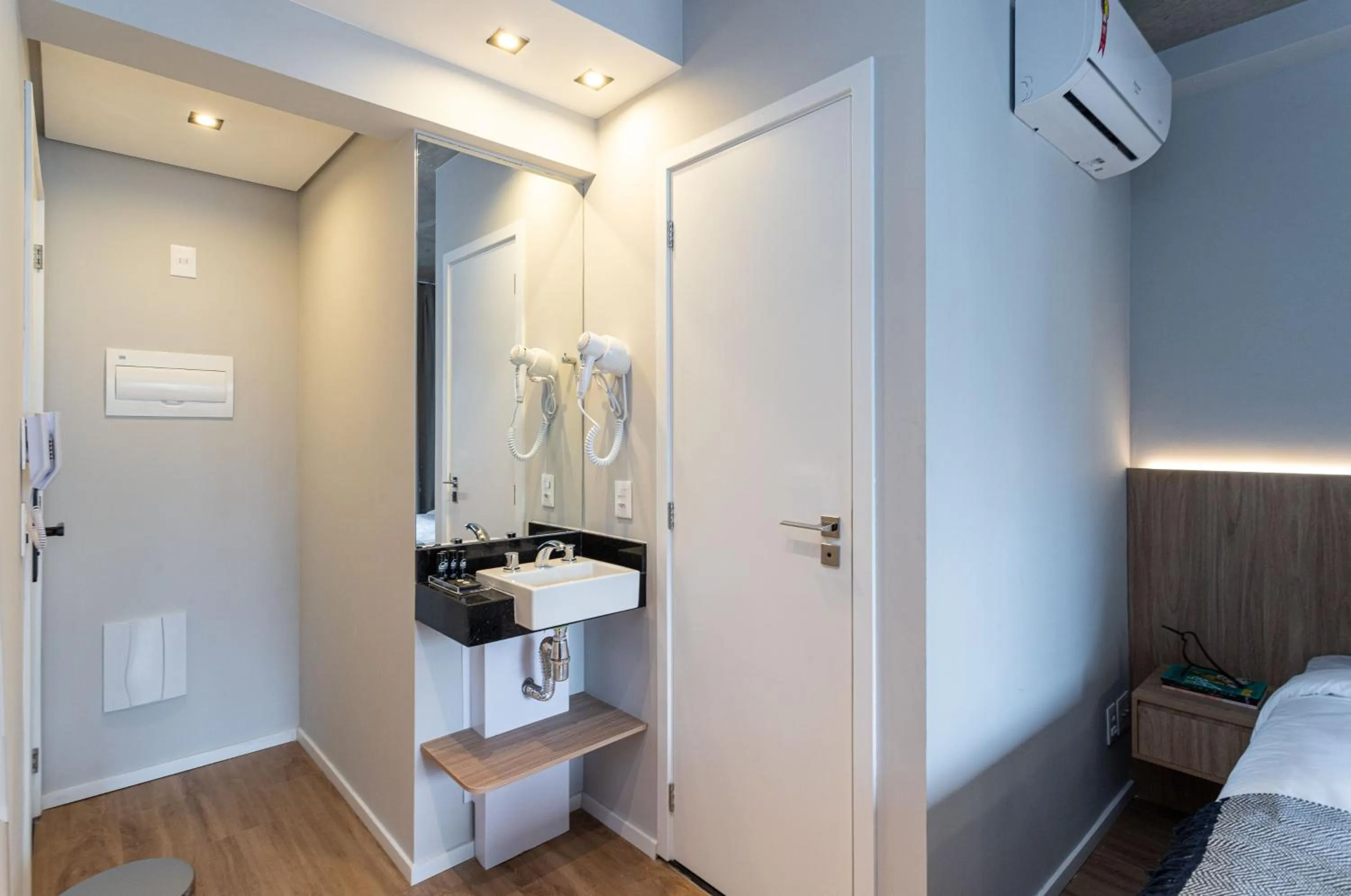 Day in Charlie Pamplona Jardim Paulista