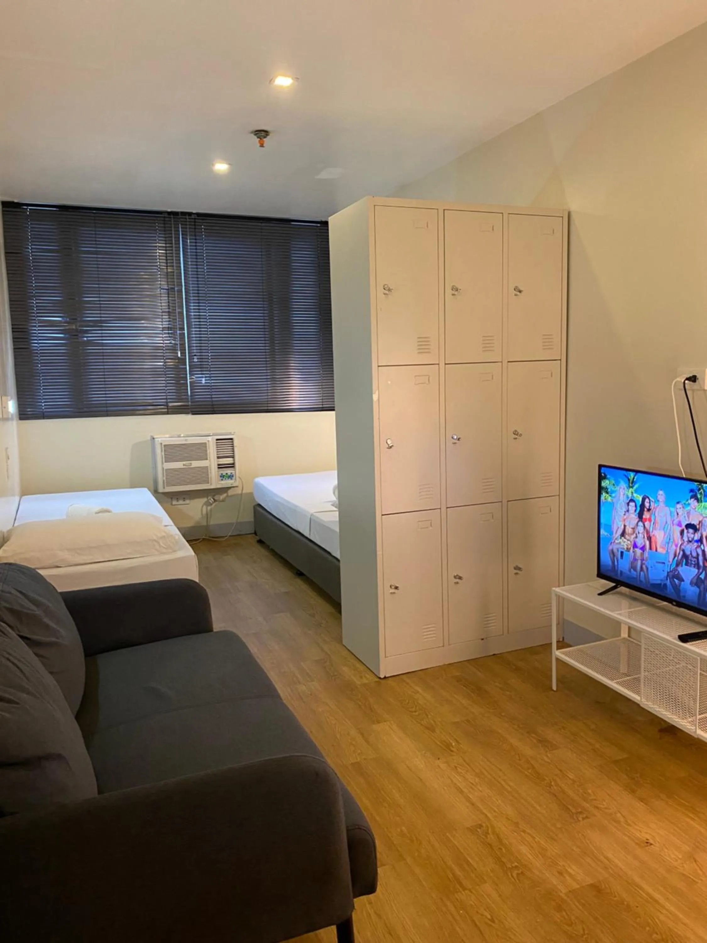 Living room, Bed in Burgos Hub Hostel