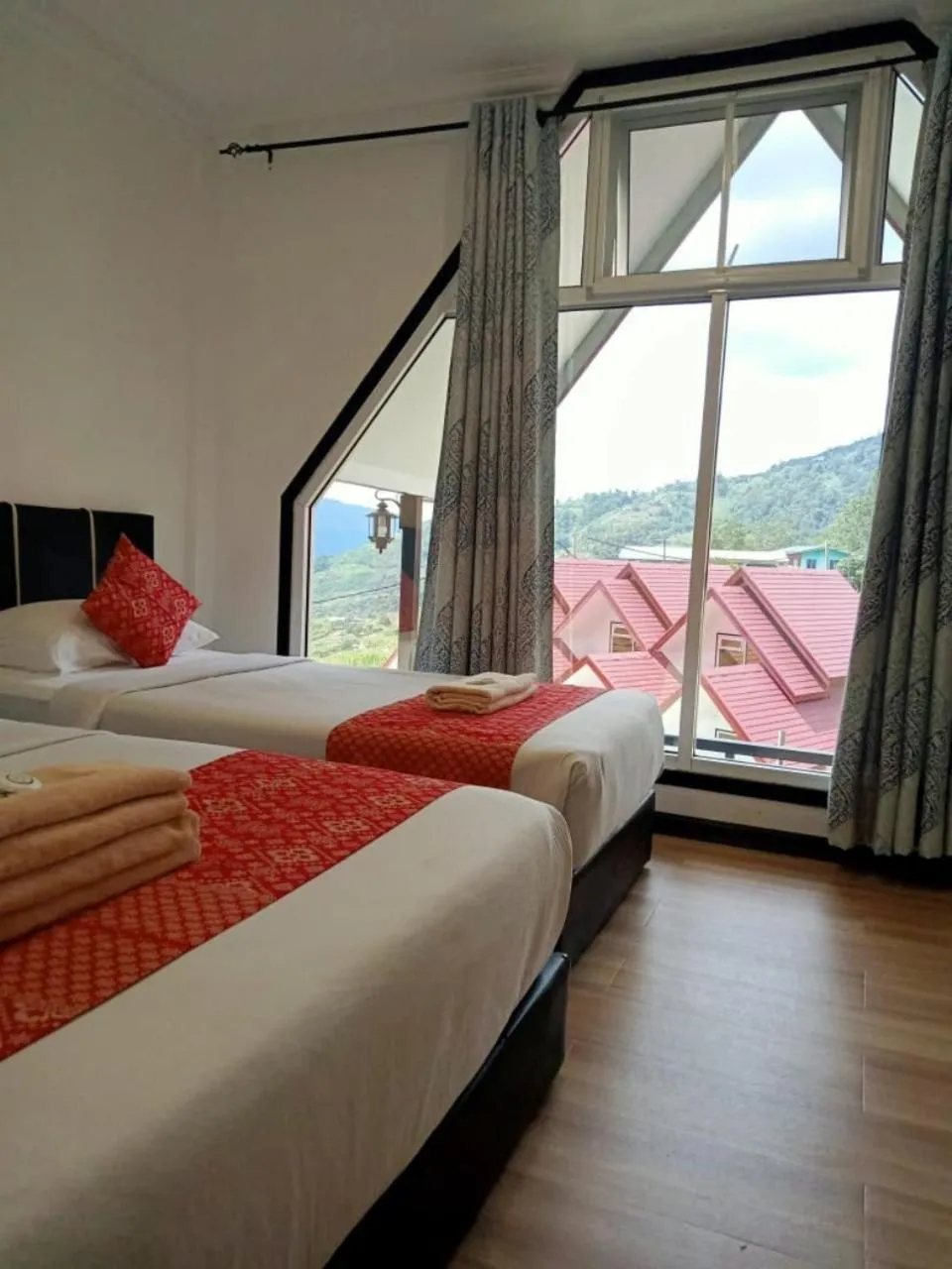 Bed in KUNDASANG MOUNT GARDEN