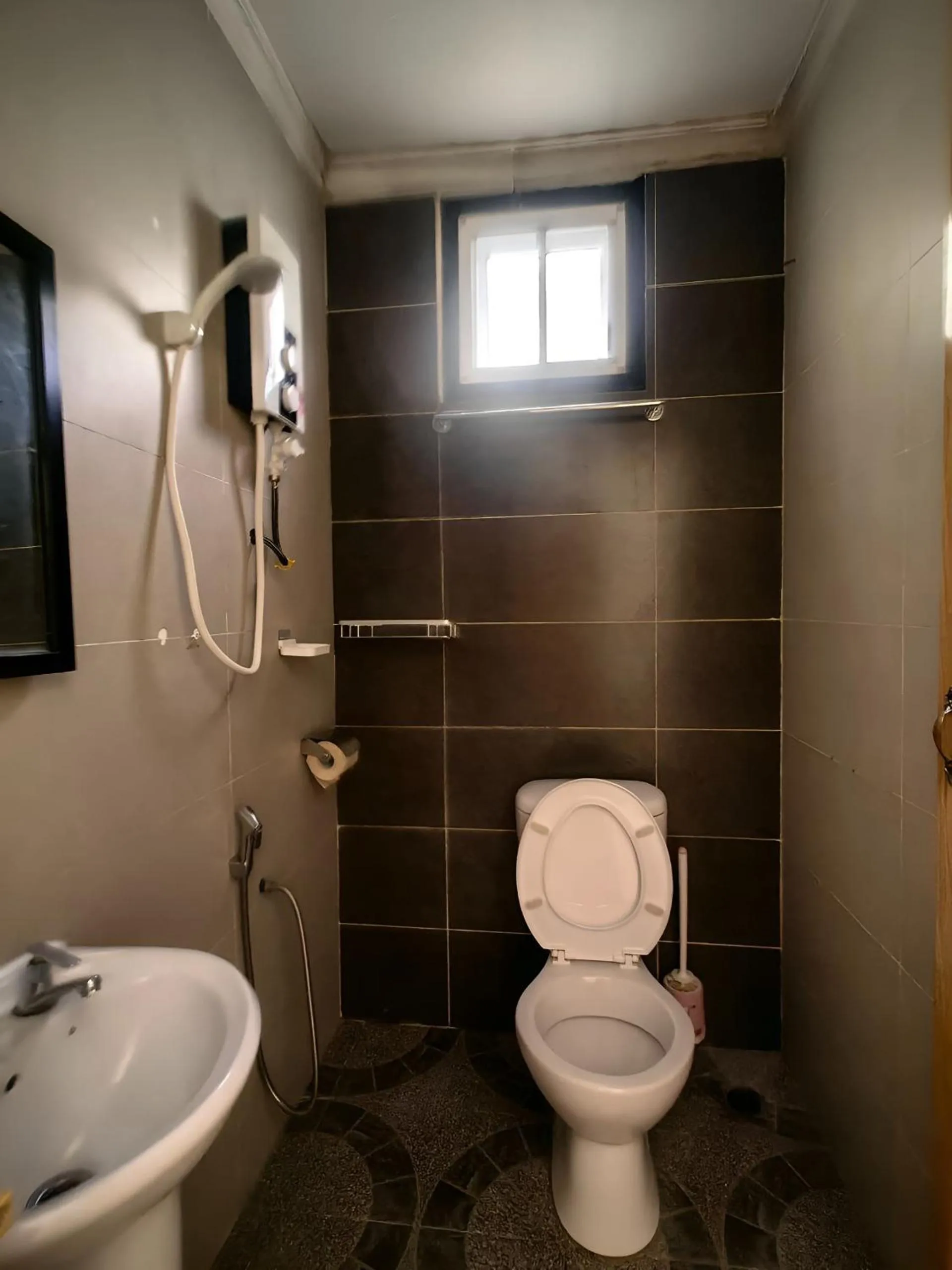 Shower in KUNDASANG MOUNT GARDEN