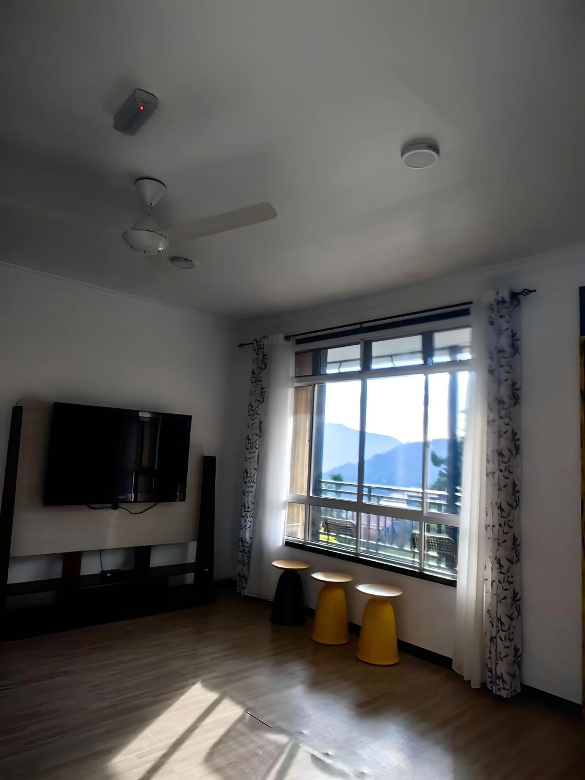 TV and multimedia in KUNDASANG MOUNT GARDEN