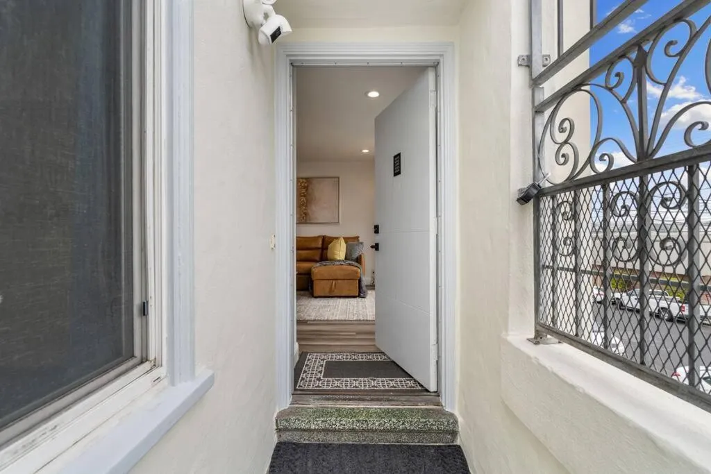 Stunning 2BR w/ 1BA Home near BART