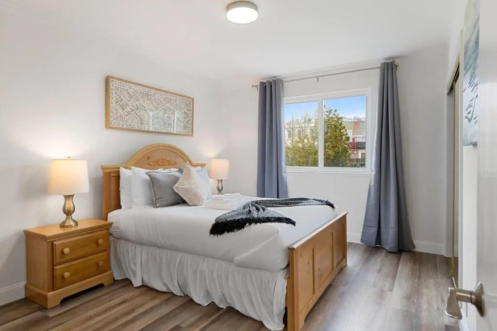 Bed in Stunning 2BR w/ 1BA Home near BART
