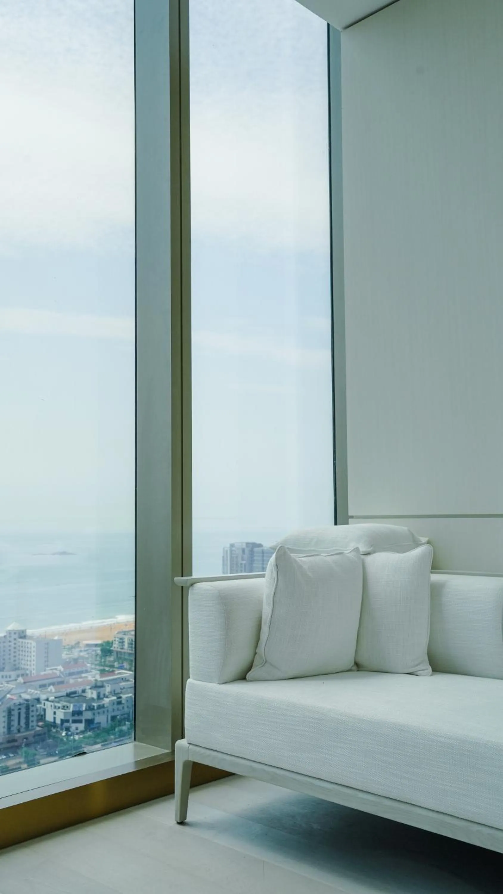 Seating area in Diaoyutai Hotel Qingdao