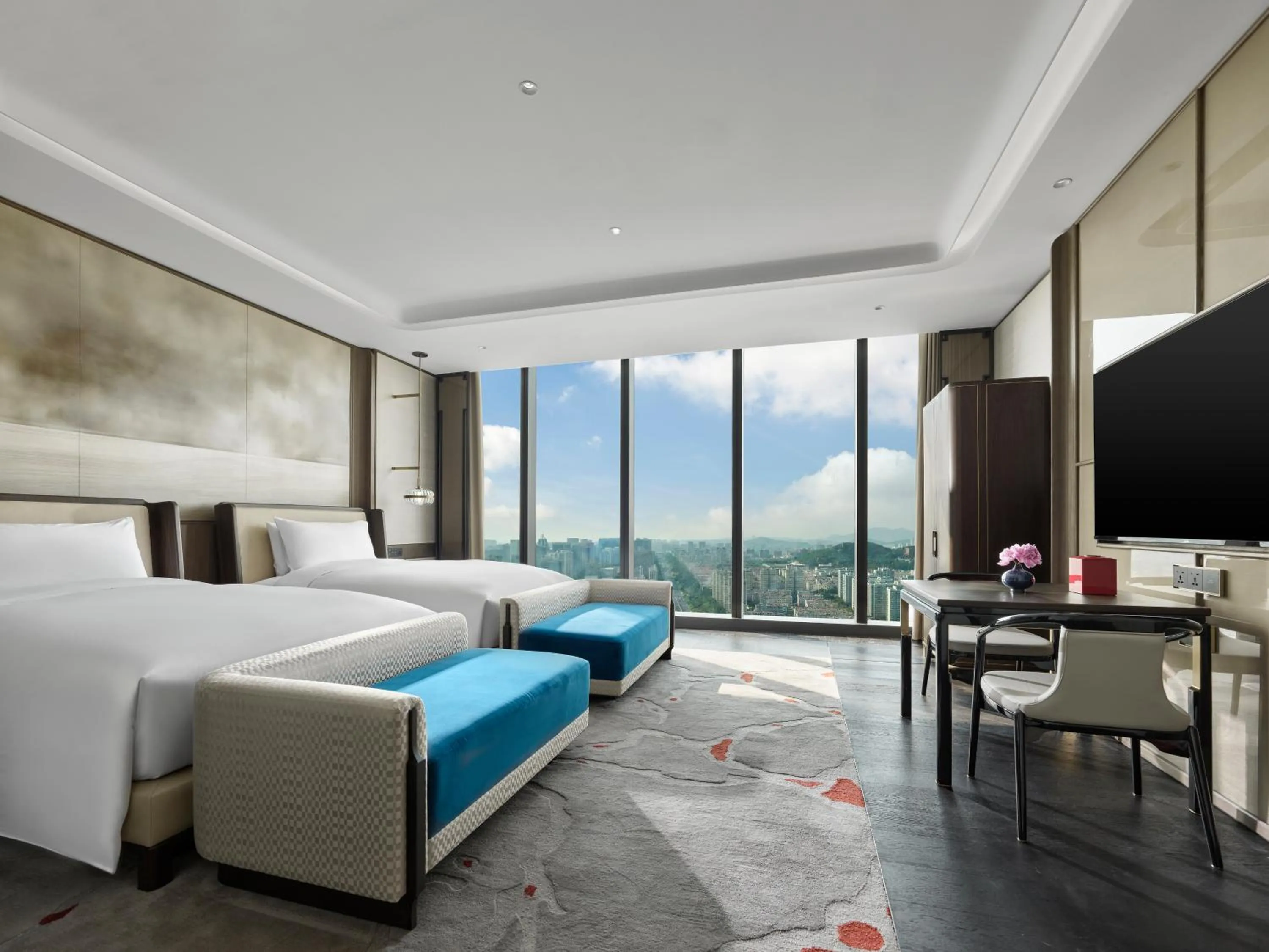 Photo of the whole room, Bed in Diaoyutai Hotel Qingdao