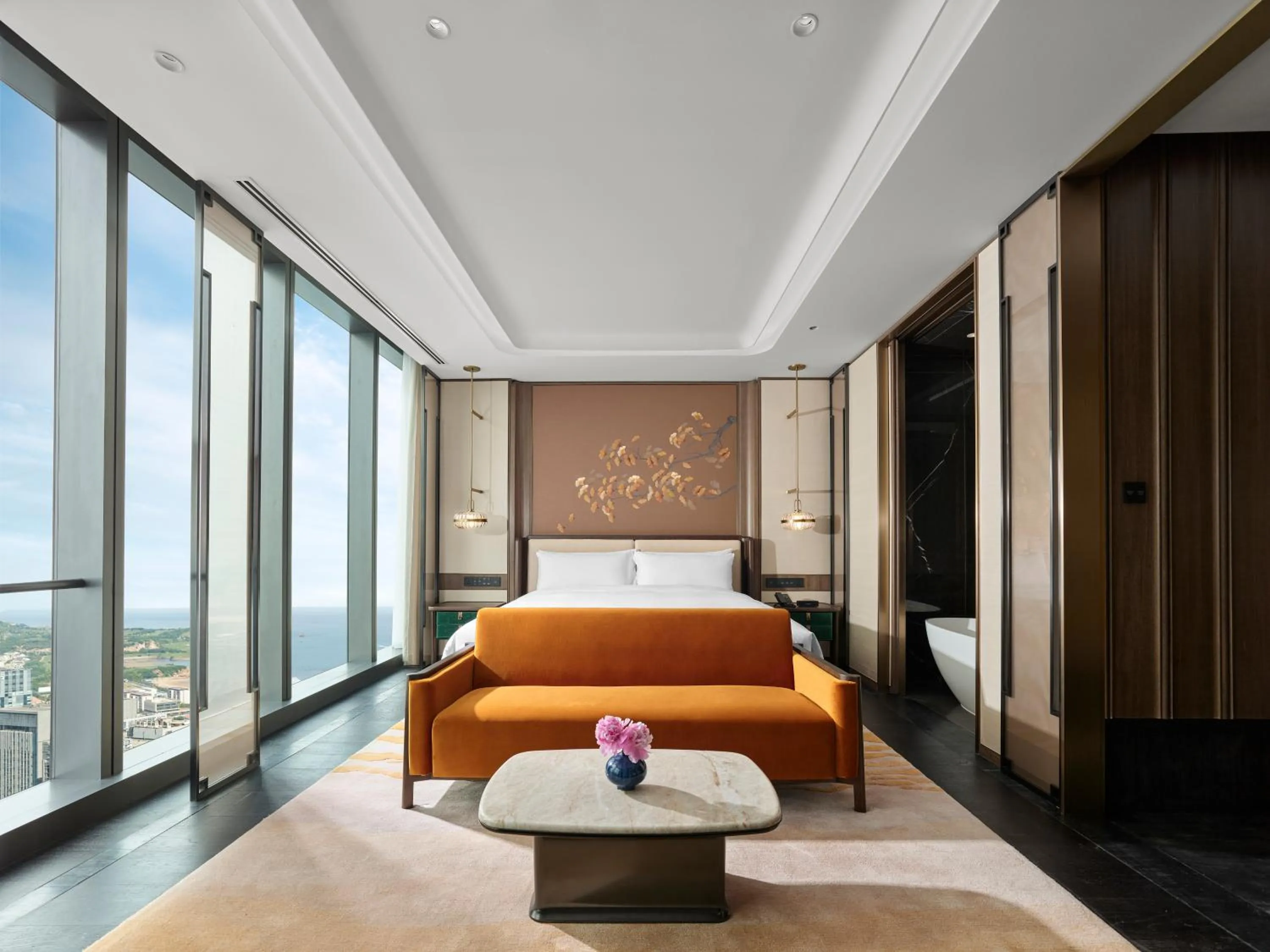 Photo of the whole room, Bed in Diaoyutai Hotel Qingdao