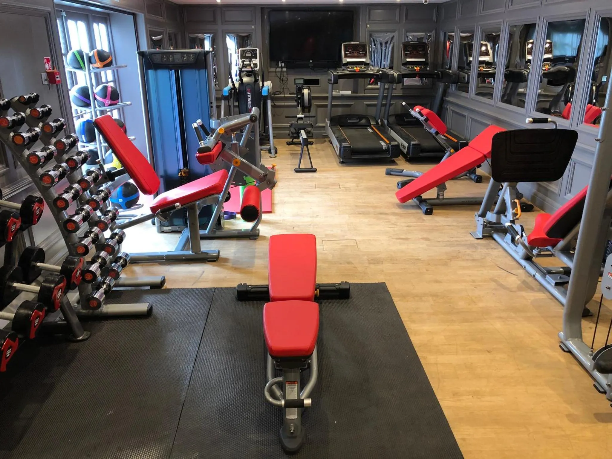 Fitness centre/facilities in Villiers Hotel