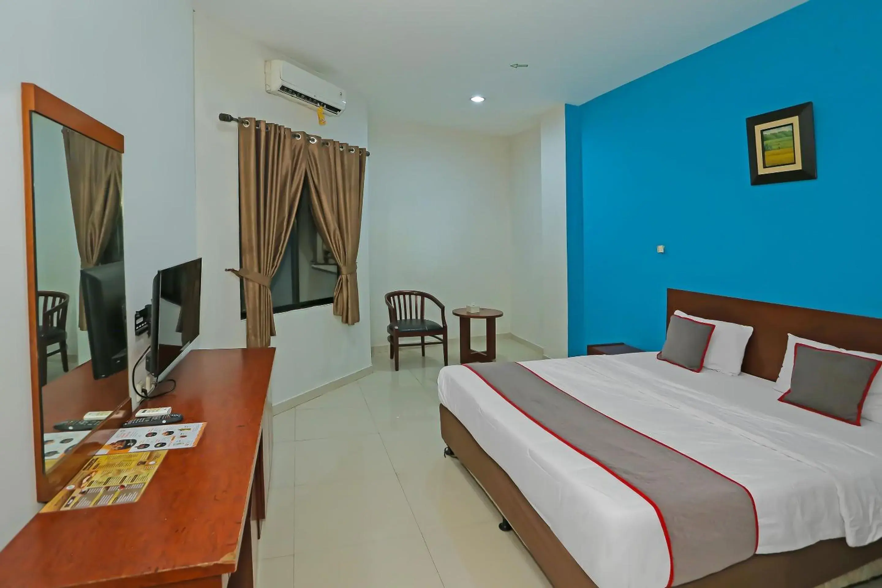 Bedroom, Bed in Townhouse OAK Hotel Fiducia Pasar Minggu Bedroom, Bed in Townhouse OAK Hotel Fiducia Pasar Minggu