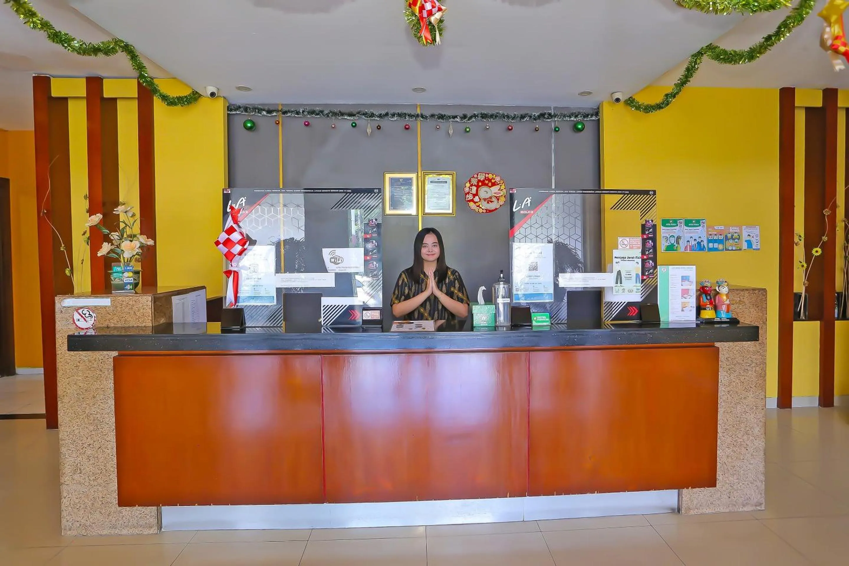 Lobby or reception in Townhouse OAK Hotel Fiducia Pasar Minggu