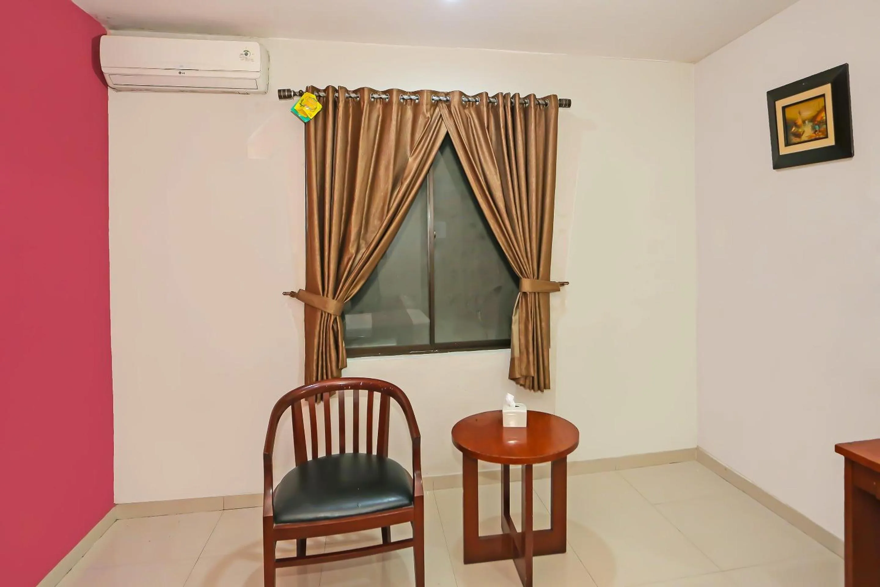 Bedroom in Townhouse OAK Hotel Fiducia Pasar Minggu