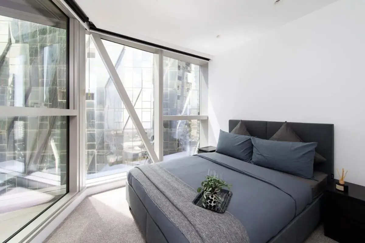 A Spacious & Lux Apt for 5 Next to Southern Cross A Spacious & Lux Apt for 5 Next to Southern Cross