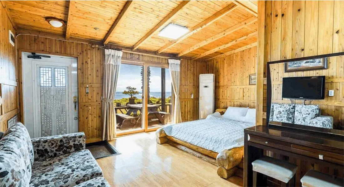 Bed in Long Beach Pension