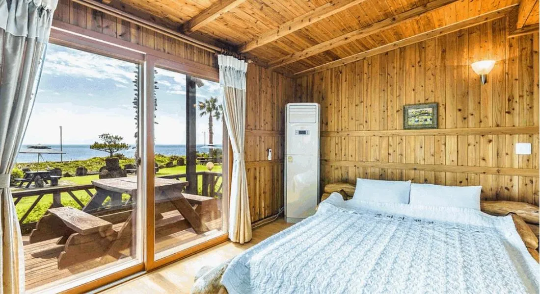 Bed in Long Beach Pension