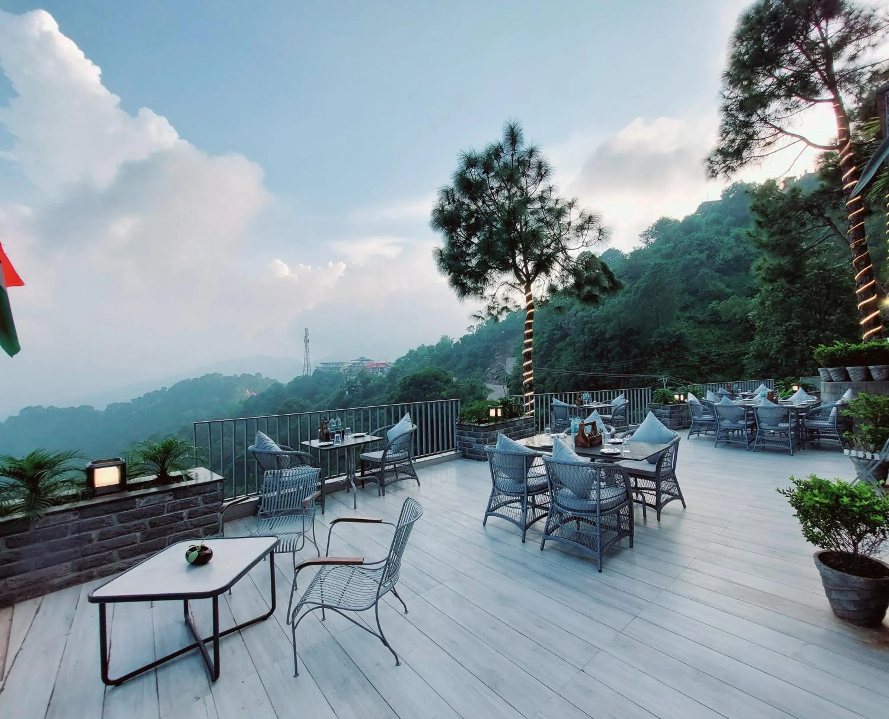 Restaurant/places to eat in OREN Kasauli