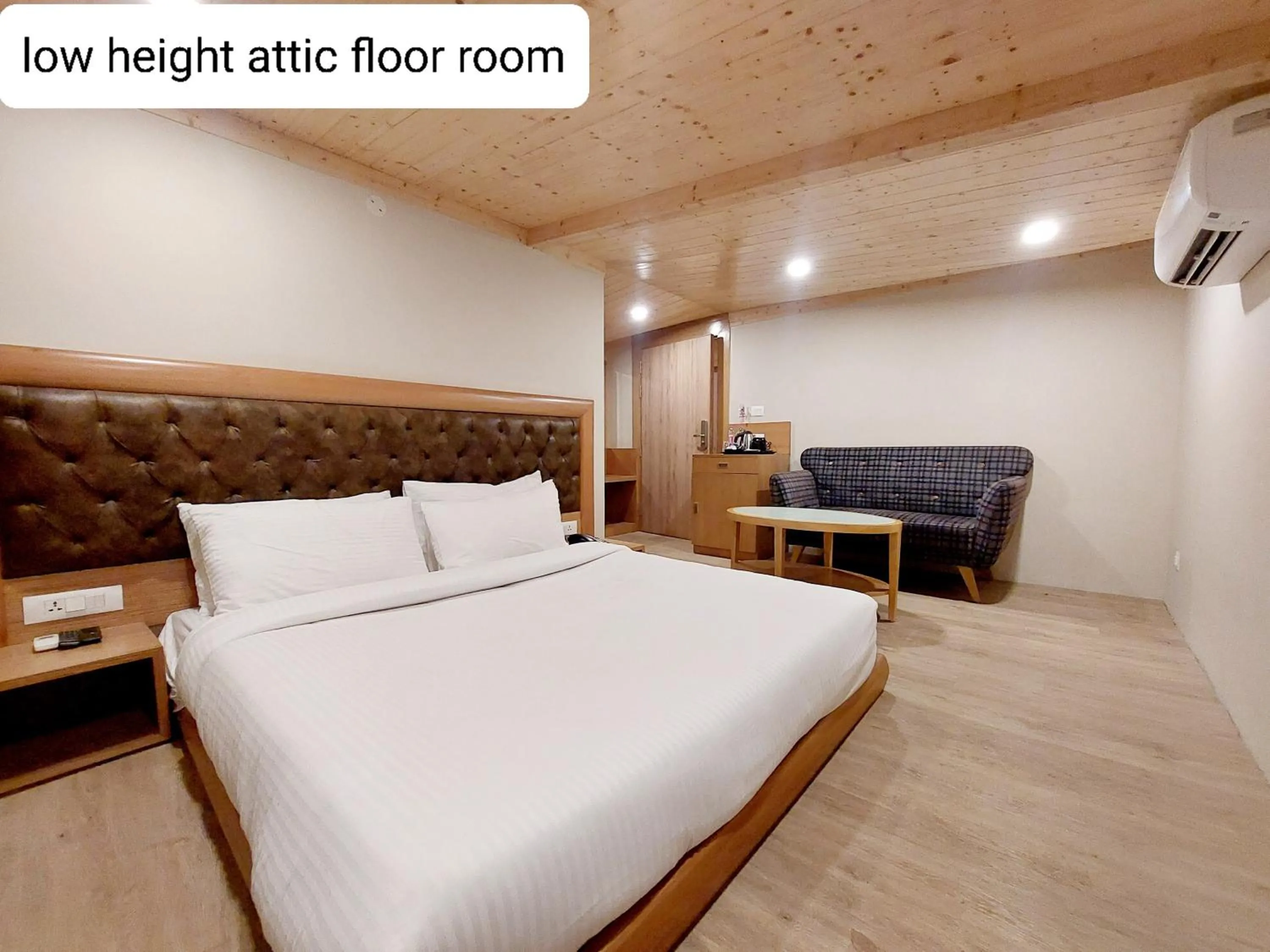 Bedroom, Bed in OREN Kasauli