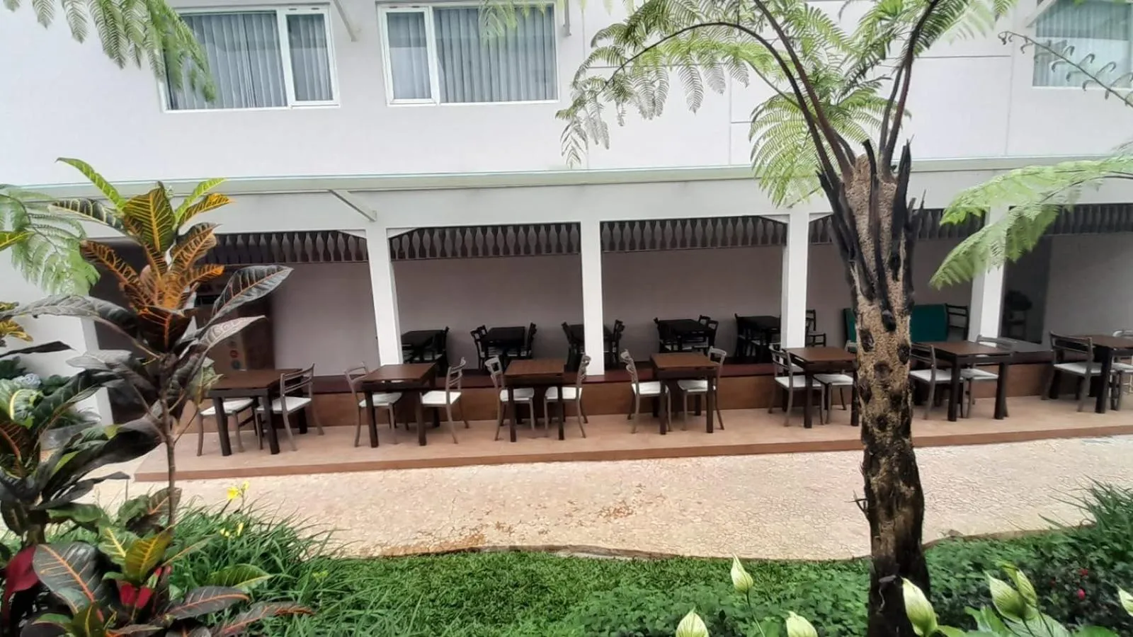 Restaurant/places to eat in In Villa Garden Resort