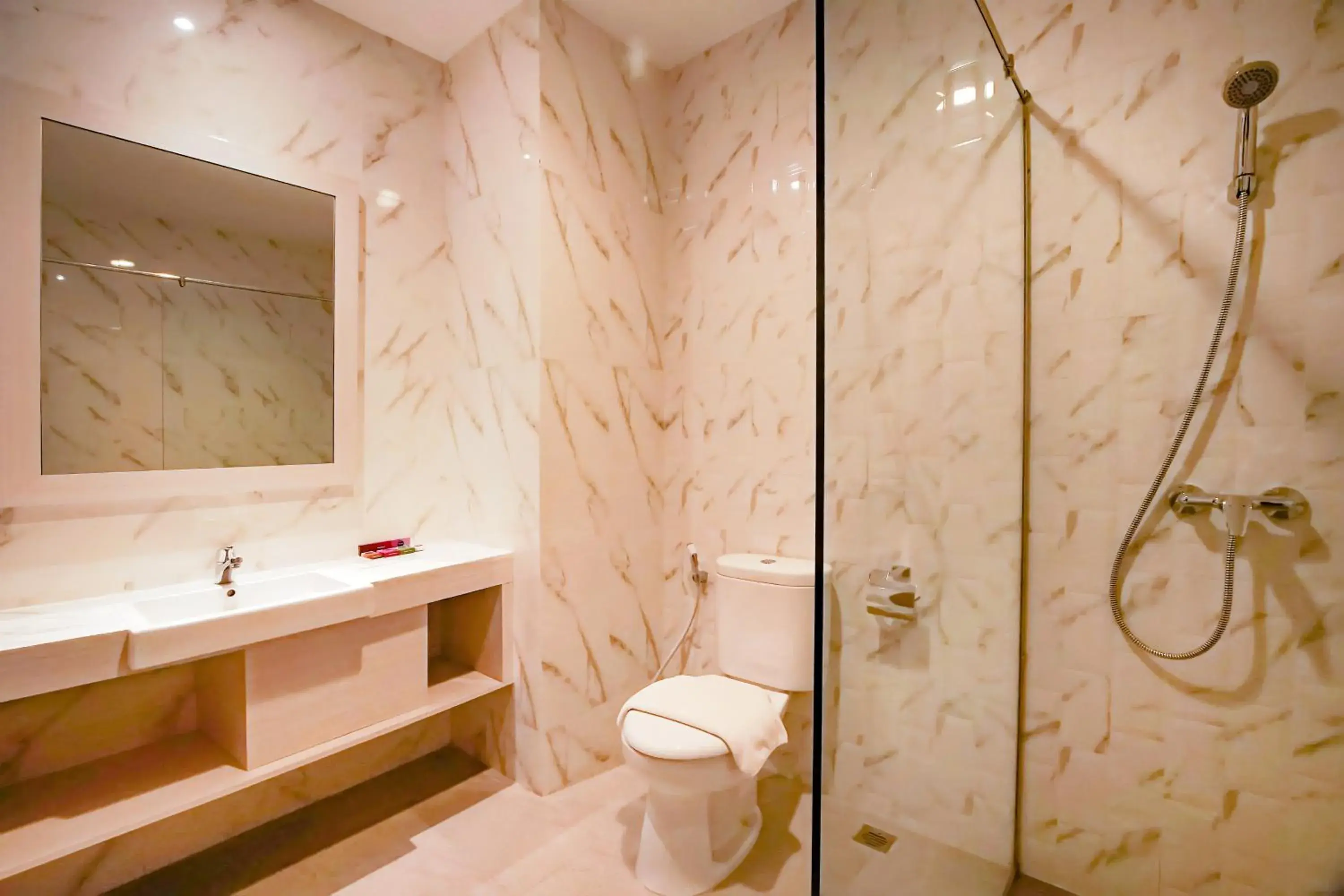 Large Twin Room in Dafam Resort Belitung Large Twin Room in Dafam Resort Belitung