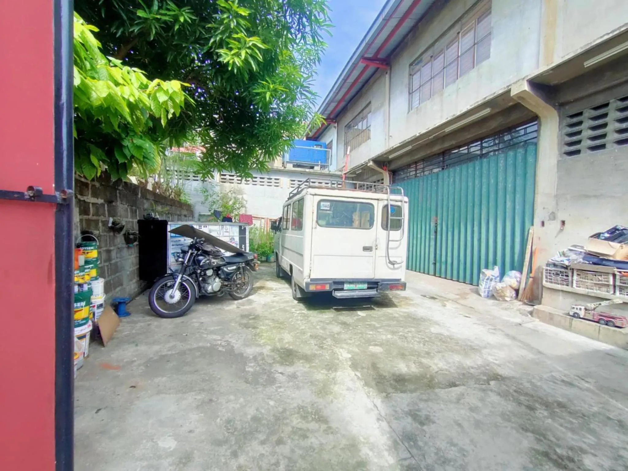 Parking in Mang Ben Dormitory Kaliraya