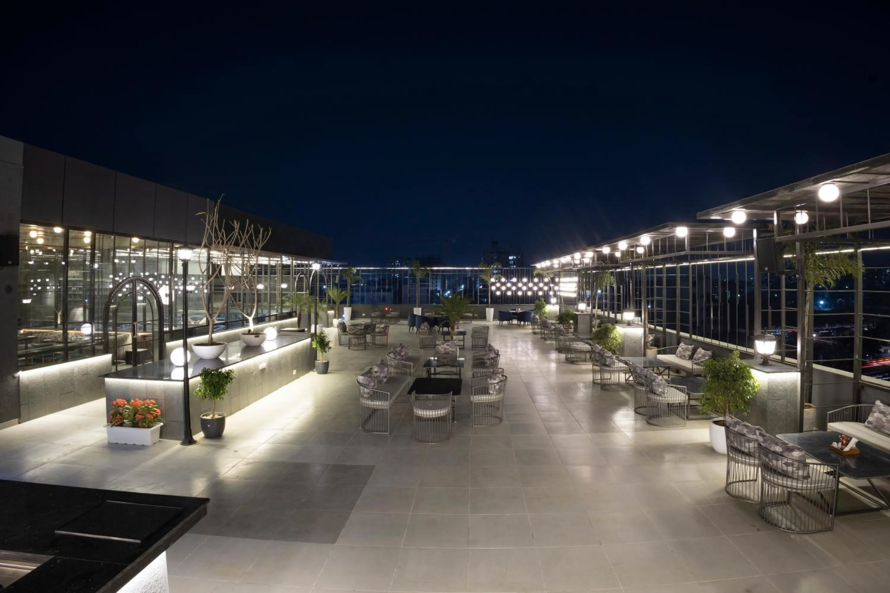 Restaurant/places to eat in Hotel Shubh Vilas