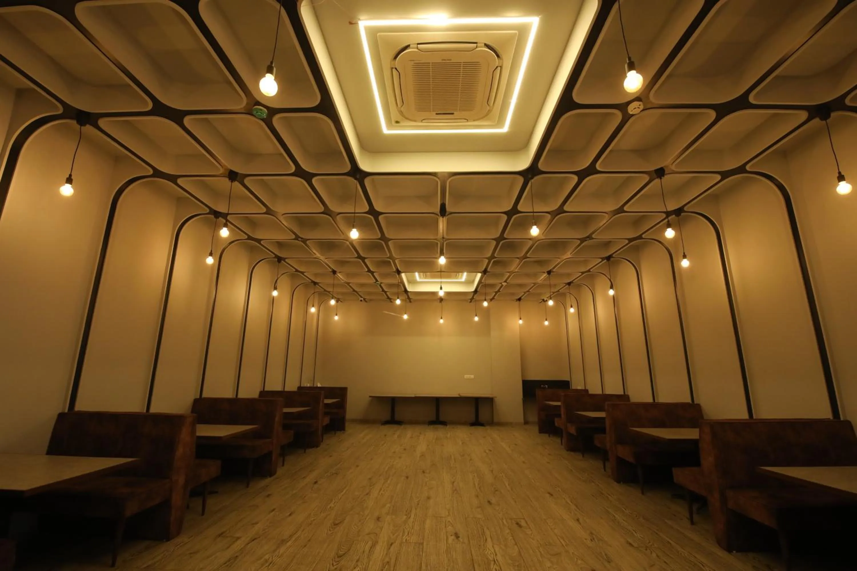 Restaurant/places to eat in Hotel Shubh Vilas