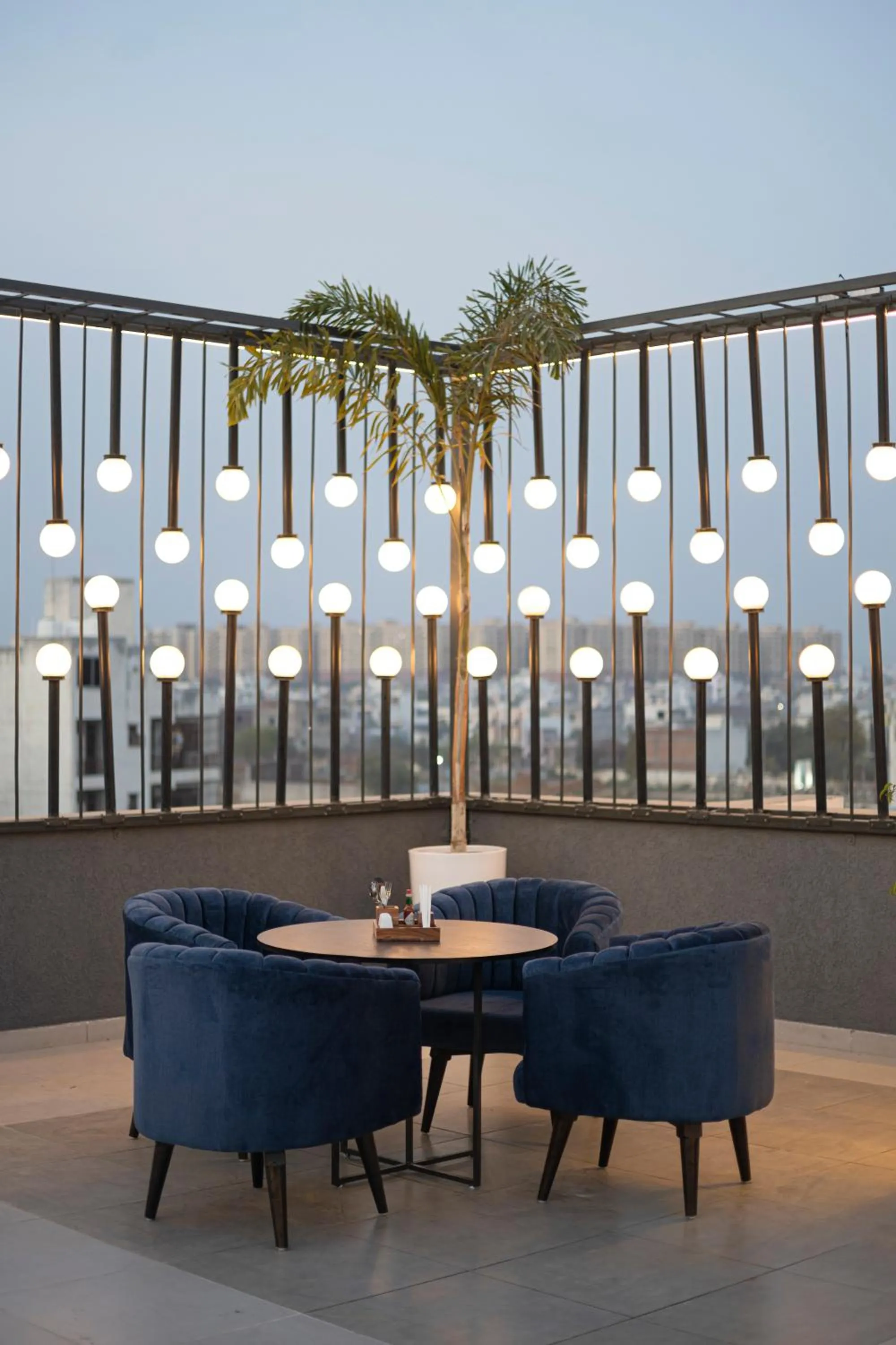 Restaurant/places to eat in Hotel Shubh Vilas