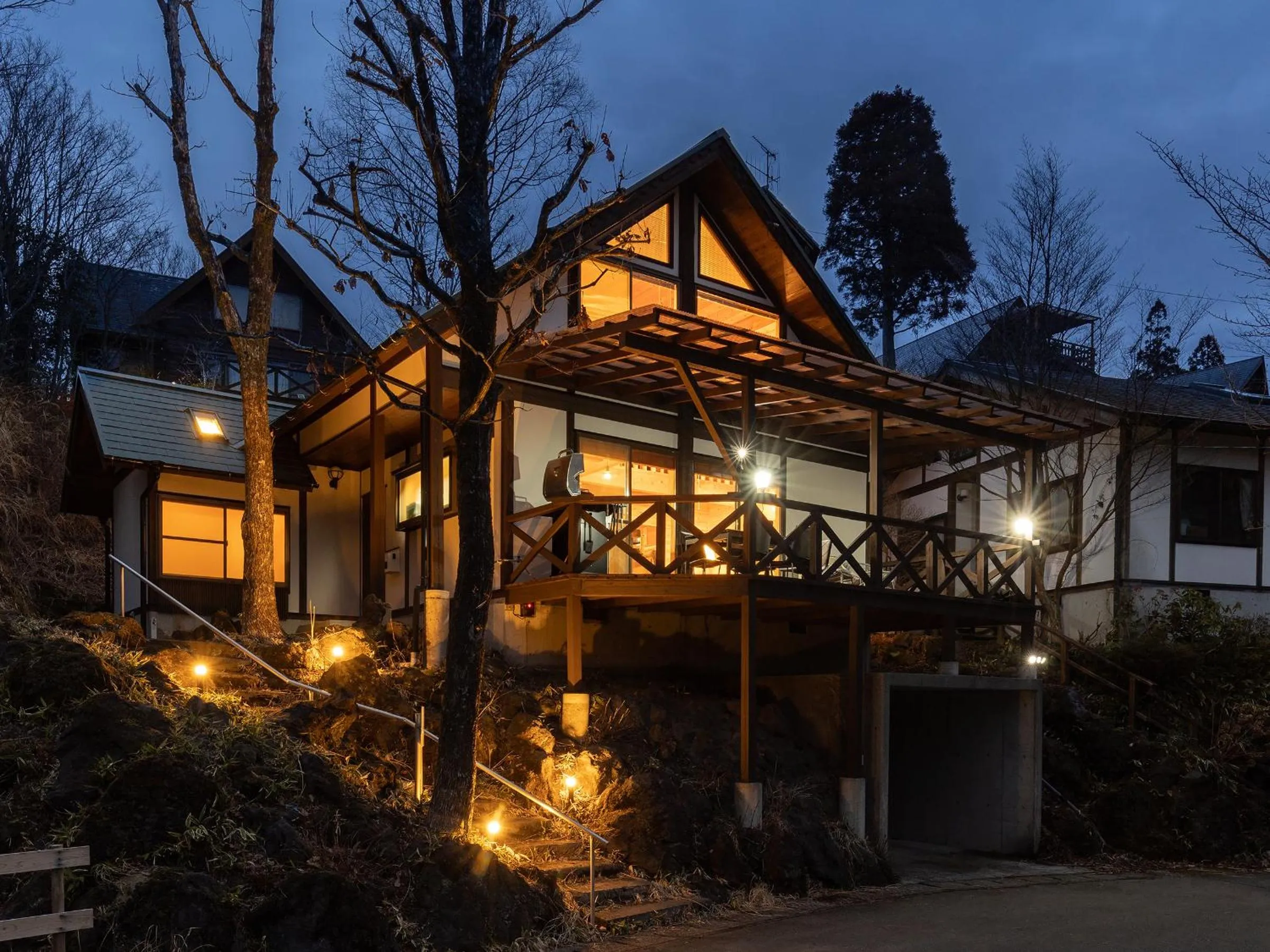 Property building in Kurokawa Mori No Kiki