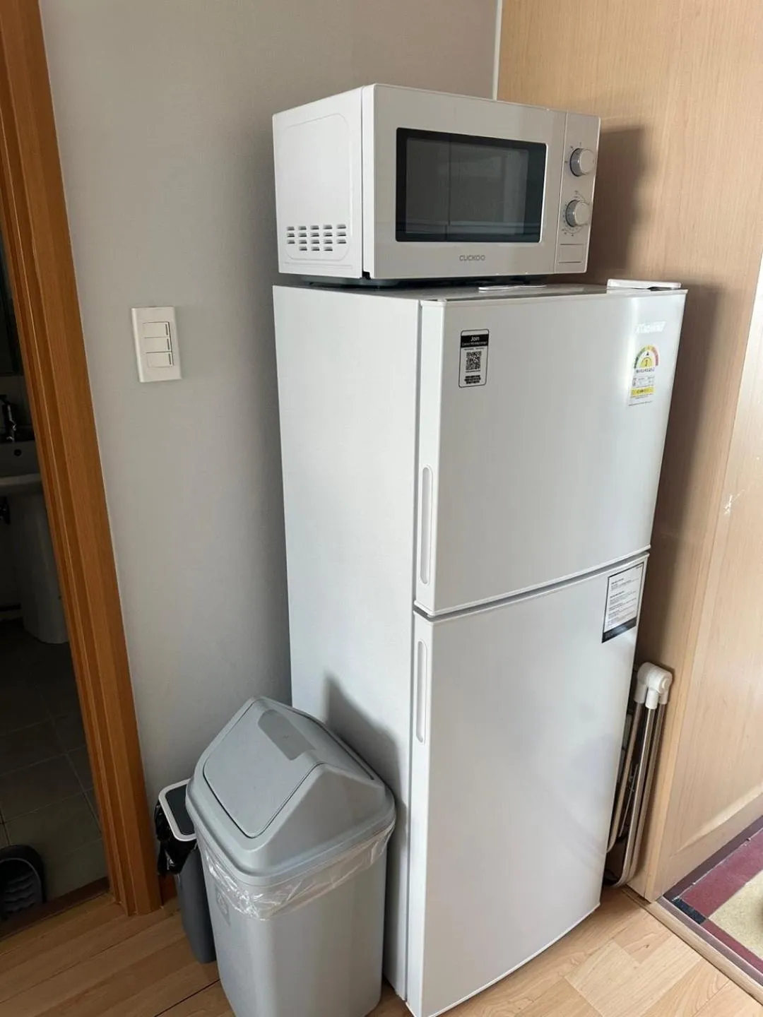 minibar in Hongdae Guesthouse 1min from Hongik Uni station Exit #1