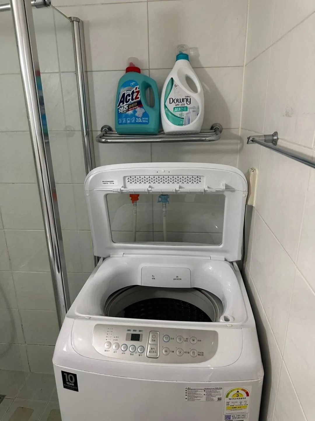 washing machine in Hongdae Guesthouse 1min from Hongik Uni station Exit #1