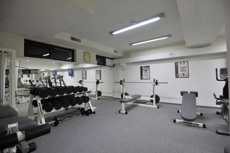 Fitness centre/facilities in Zan Hotel